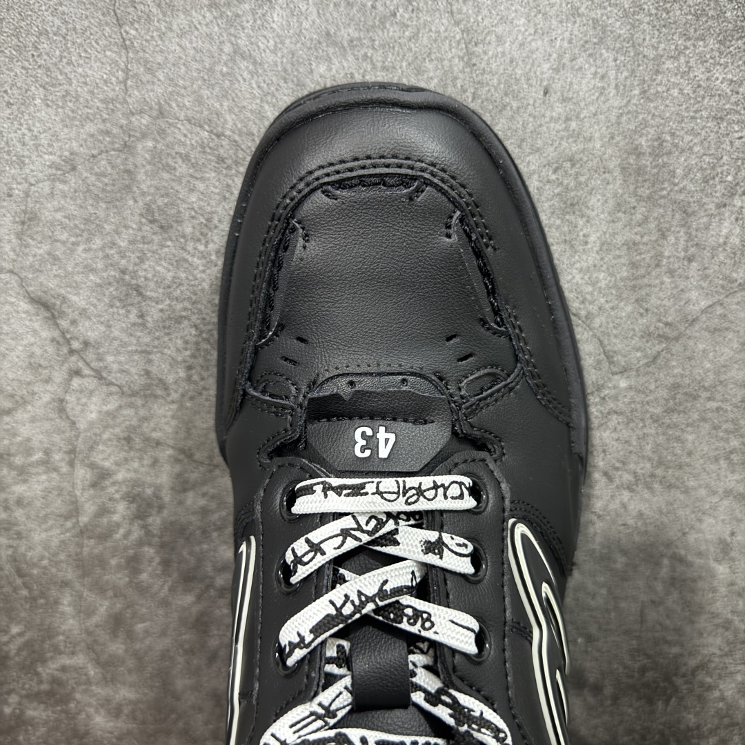 图片[5]-【性价比H版】Balenciaga Hamptons Worn-Out 巴黎世家十八18代 涤纶（聚酯纤维）牛皮革 圆头系带 低帮 生活休闲鞋板鞋 最强性价比 头层皮料 原纸板楦头开发 最原汁原味的版型 胶水把控整洁度完美 每一双都是工艺品 多重QC质检 原盒原配 正确字体电绣 粗细、位置、大小正确 侧边TPU 透气孔匹配意产原版 正确分离大底 TPU软底 原版一致大底LOGO 立体感十足 尺码：35 36 37 38 39 40 41 42 43 44 45 46-选品中心