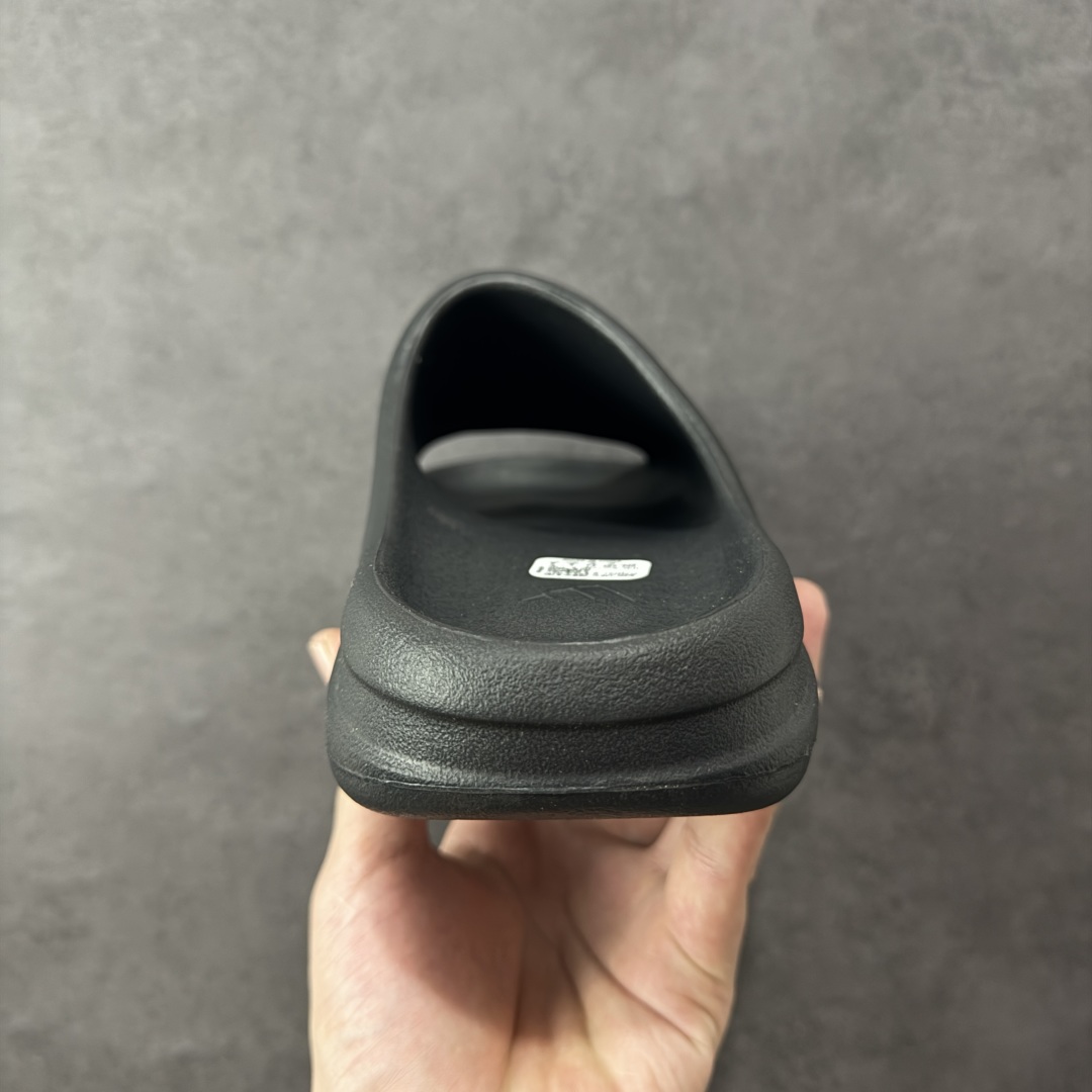 图片[4]-【Lw客定单】YEEZY SLIDE 椰子拖鞋 福利清货 雾面黑玛瑙 HQ6448 同源公司EVA粒子环保塑料 原厂指令配方 弹性卡色均保持原鞋一致 匠心打造 采用原厂进口MD全套模具打造 全套原楦头 鞋口弧度大小 鞋面色泽质感同步原鞋 LOGO内侧钢印清晰工整 原厂定制原标 同比ZP 符合人体设计 独家开发至48.5码 尺码： 39 40.5 42 43 44.5 46 47 48.5偏小一码-选品中心