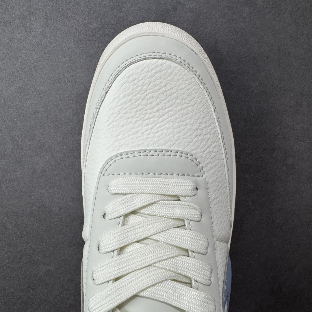 图片[8]-【公司级】Nike Killshot 2 耐克 低帮 白蓝色 男女同款 减震耐磨低邦板鞋 元年款低帮网球鞋中汲取灵感，采用丰富纹理皮革焕新鞋面设计，塑就新颖外观。鞋面采用丰富纹理柔软舒适皮革打造，部分位置以皮革加以点缀；打造时尚休闲风范，后跟位置Nike字母印花，鞋身两侧Swoosh Logo采用蓝色点缀，鞋舌绣标上Nike Swooshh Logo辅以b白色刺绣呈现，最后以米白色中底及同色橡胶外底完善整体设计收尾。 货号：HQ1657-106 尺码：35.5 36 36.5 37.5 38 38.5 39 40 40.5 41 42 42.5 43 44 44.5 45 编码：HXSA210220-选品中心