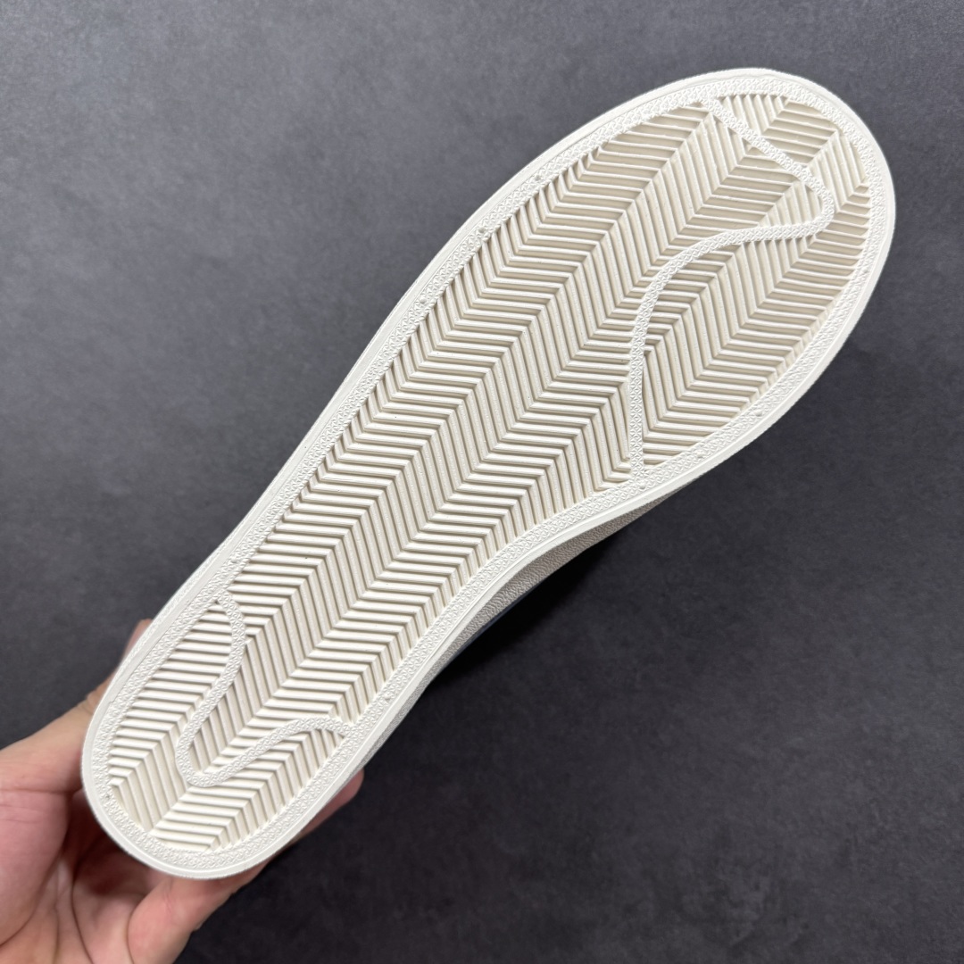 图片[9]-【公司级】Nike Killshot 2 耐克 低帮 白蓝色 男女同款 减震耐磨低邦板鞋 元年款低帮网球鞋中汲取灵感，采用丰富纹理皮革焕新鞋面设计，塑就新颖外观。鞋面采用丰富纹理柔软舒适皮革打造，部分位置以皮革加以点缀；打造时尚休闲风范，后跟位置Nike字母印花，鞋身两侧Swoosh Logo采用蓝色点缀，鞋舌绣标上Nike Swooshh Logo辅以b白色刺绣呈现，最后以米白色中底及同色橡胶外底完善整体设计收尾。 货号：HQ1657-106 尺码：35.5 36 36.5 37.5 38 38.5 39 40 40.5 41 42 42.5 43 44 44.5 45 编码：HXSA210220-选品中心