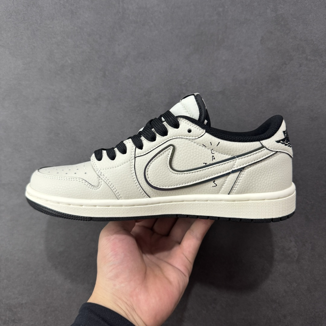 定制版Undefeated x Travis Scott x Air Jordan 1 Low Und x AJ1 低帮 米白黑倒钩 DF1845-531