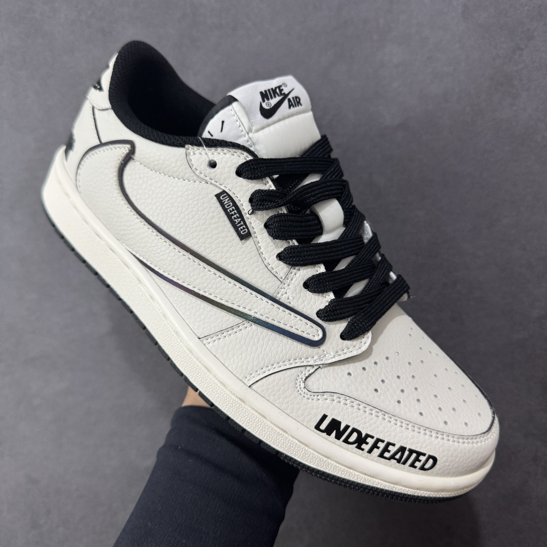 定制版Undefeated x Travis Scott x Air Jordan 1 Low Und x AJ1 低帮 米白黑倒钩 DF1845-531
