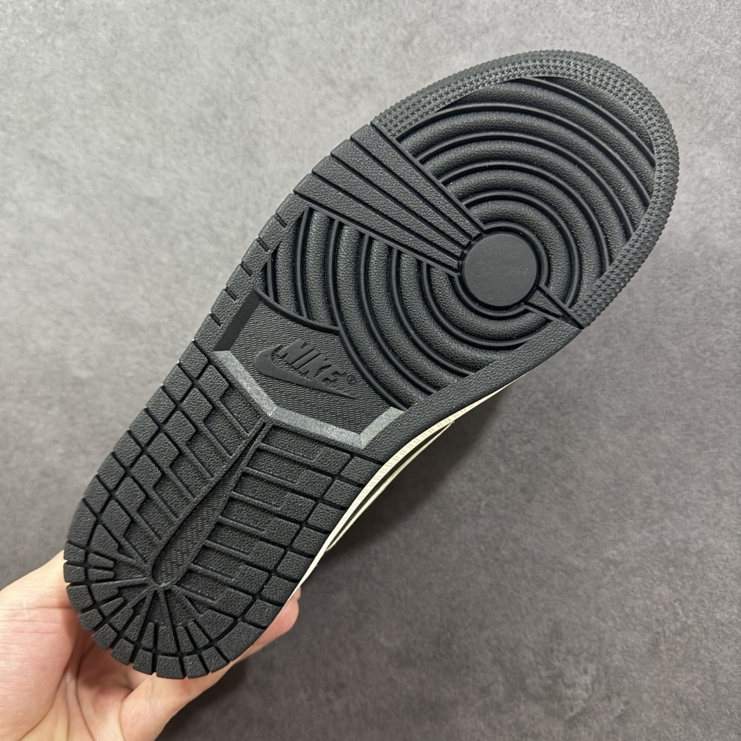 定制版Undefeated x Travis Scott x Air Jordan 1 Low Und x AJ1 低帮 米白黑倒钩 DF1845-531