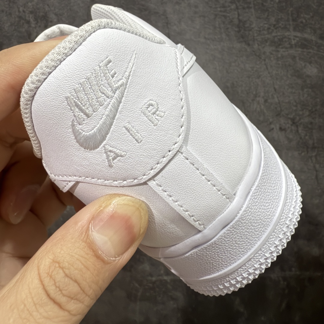 图片[2]-【纯原头层版】NK Air Force 1 Low \’07 空军一号低帮经典板鞋 纯白 CW2288-111 顶级空军 皮料质感可媲美og版 细节吊打市场其他代号版本 全鞋电脑针车 工整有序 原厂港宝加持完美还原灵魂版型 原盒原配从里到外百分百还原 原厂全头层原厂皮料 原标原盒 内置Sole气垫 中底白色背胶 中底划线 已经无限的接近公司 原厂楦头 原厂刺绣 后跟弧度修正 正确中底四线防伪 尺码：36 36.5 37.5 38 38.5 39 40 40.5 41 42 42.5 43 44 44.5 45 46-选品中心