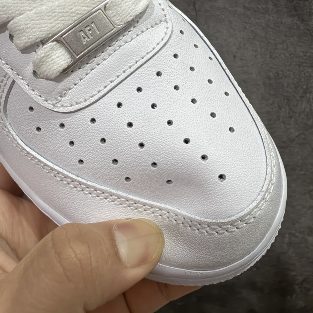 图片[4]-【纯原头层版】NK Air Force 1 Low \’07 空军一号低帮经典板鞋 纯白 CW2288-111 顶级空军 皮料质感可媲美og版 细节吊打市场其他代号版本 全鞋电脑针车 工整有序 原厂港宝加持完美还原灵魂版型 原盒原配从里到外百分百还原 原厂全头层原厂皮料 原标原盒 内置Sole气垫 中底白色背胶 中底划线 已经无限的接近公司 原厂楦头 原厂刺绣 后跟弧度修正 正确中底四线防伪 尺码：36 36.5 37.5 38 38.5 39 40 40.5 41 42 42.5 43 44 44.5 45 46-选品中心