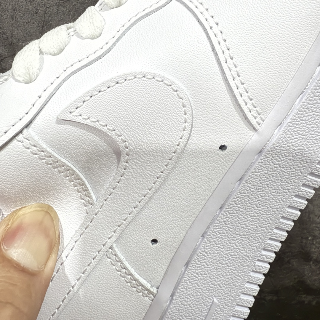 图片[3]-【纯原头层版】NK Air Force 1 Low \’07 空军一号低帮经典板鞋 纯白 CW2288-111 顶级空军 皮料质感可媲美og版 细节吊打市场其他代号版本 全鞋电脑针车 工整有序 原厂港宝加持完美还原灵魂版型 原盒原配从里到外百分百还原 原厂全头层原厂皮料 原标原盒 内置Sole气垫 中底白色背胶 中底划线 已经无限的接近公司 原厂楦头 原厂刺绣 后跟弧度修正 正确中底四线防伪 尺码：36 36.5 37.5 38 38.5 39 40 40.5 41 42 42.5 43 44 44.5 45 46-选品中心