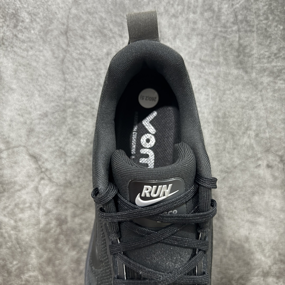 图片[8]-【XE纯原版】Nike Air Zoom Vomero 18 全新科技运动跑鞋 HM6803-005    目前市场最强品质 原版购入开发 鞋面采用硅胶发泡立体印刷 分体式组合大底 上层超临界ZOOM X泡棉 下层一次ReactX泡棉 区别市场一体底 超高质检清洁度 一切材质配件均与原版一致 原楦原纸板开发 匹配原版98%以上 完美弧度版型 原厂鞋标 立体反光鞋盒标 鞋盒防撞海绵 高端玩家必推版本 高价零售必推版本 欢迎对比市面任意版本‼️ 这双鞋简直是时尚与科技的完美融合。 经典黑色鞋面，质感爆棚，搭配超亮眼的银色大勾子，瞬间成为街头焦点。不仅颜值在线，缓震性能更是一绝 不管是日常出街还是慢跑锻炼，都能给双脚极致舒适体验。  码数超全，39- 46 码任你选！别犹豫啦，穿上它，轻松走出潮流范，开启你的时尚运动新旅程！ 码段：39-46-选品中心