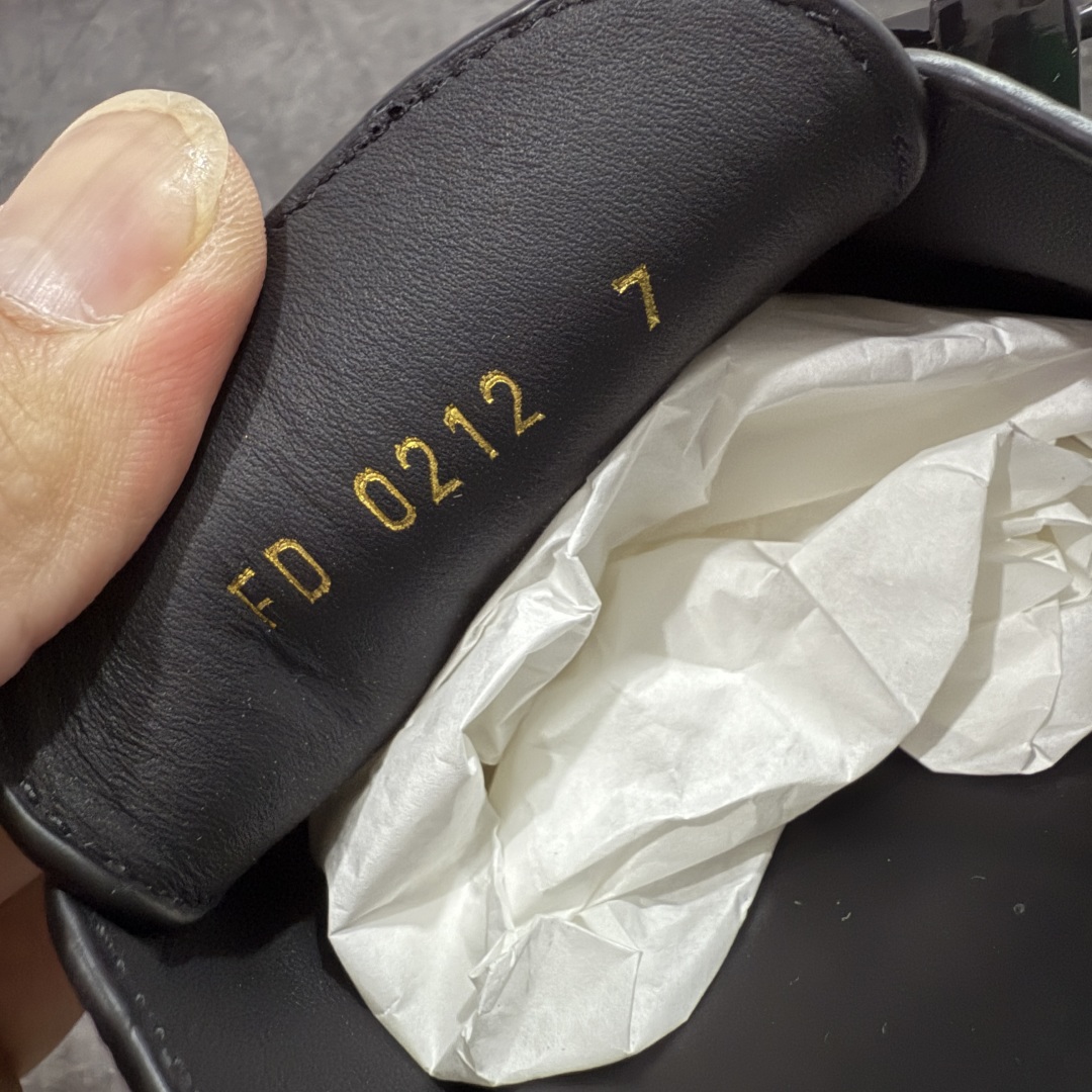 图片[7]-【佛山超A版】Louis Vuitton Easy LV皮革拼接博肯半包头拖鞋凉鞋全网首发 原版开发纳米级复刻独家私模大底内里采用全粒面头层牛皮原厂进口特A9级真正1：1老花鞋面（9级为最顶面料）印花对点对位定制电镀五金整体还原度95%以上经典老花永不过时！原版发售9800+ 尺码：383940414243444546-选品中心