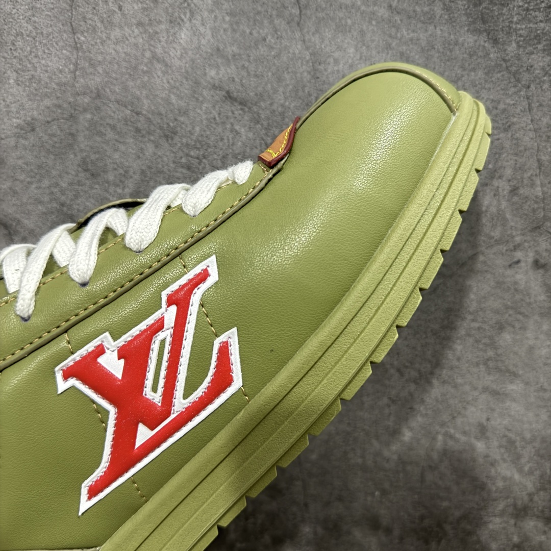 图片[6]-【外贸专供版】Nigo x Louis Vuitton LV联名款 阿甘 低帮运动休闲鞋 大厂出品 品质板正 此次系列包括从简约风格的运动鞋到引人注目的跑鞋 LV 以其标志性的厚底和现代美学脱颖而出 而其他款式则采用了奢华的麂皮 皮革和帆布等材质 一些运动鞋设计富有未来感 强调功能性与舒适性 并向运动风格的奢华鞋履迈进 每个细节都按原版1：1开发 面料 头层皮 内里 进口透气网里 鞋底原版开模防滑TPU材质 底厚3CM 尺码：36 37 38 39 40 41 42 43 44 45 46-选品中心