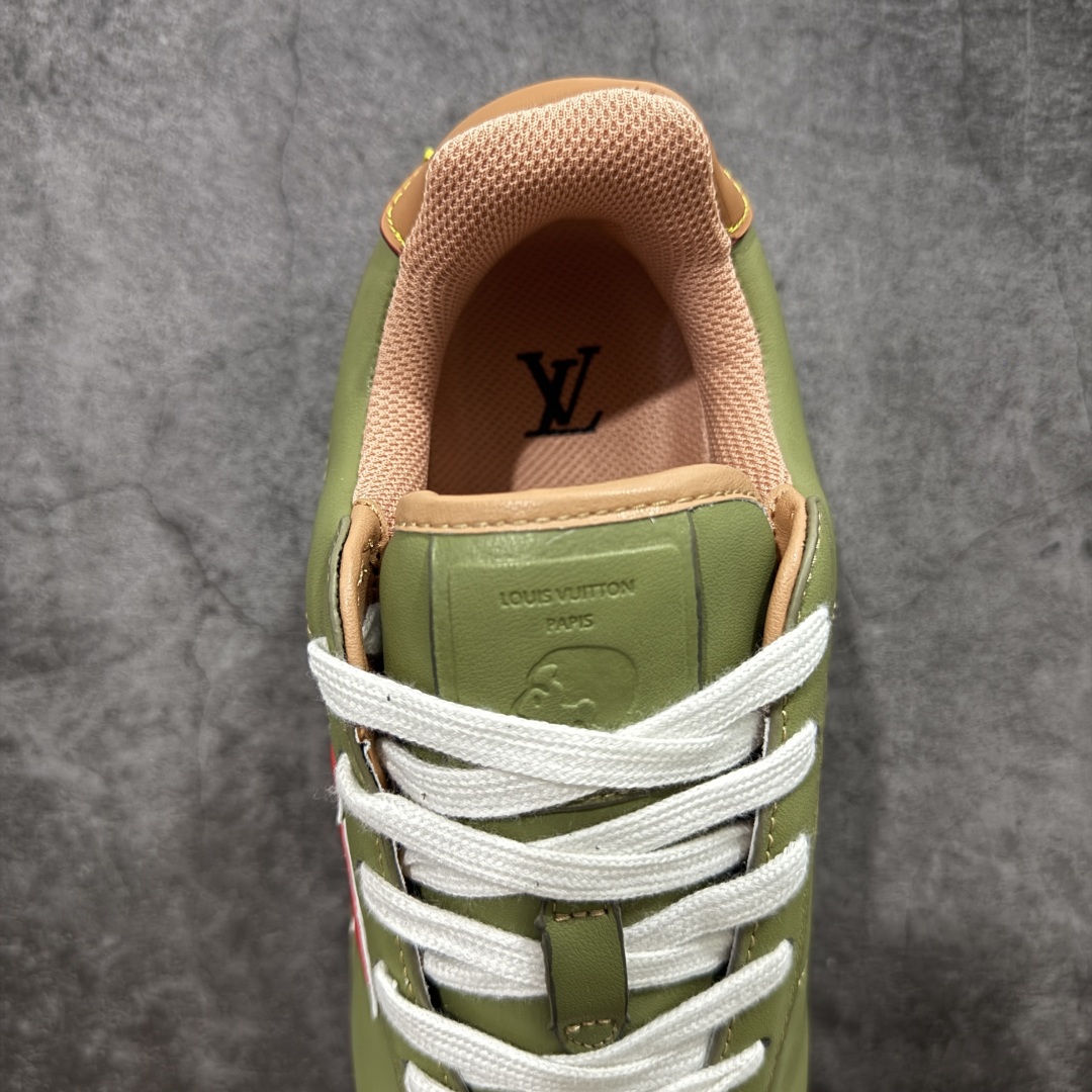 图片[8]-【外贸专供版】Nigo x Louis Vuitton LV联名款 阿甘 低帮运动休闲鞋 大厂出品 品质板正 此次系列包括从简约风格的运动鞋到引人注目的跑鞋 LV 以其标志性的厚底和现代美学脱颖而出 而其他款式则采用了奢华的麂皮 皮革和帆布等材质 一些运动鞋设计富有未来感 强调功能性与舒适性 并向运动风格的奢华鞋履迈进 每个细节都按原版1：1开发 面料 头层皮 内里 进口透气网里 鞋底原版开模防滑TPU材质 底厚3CM 尺码：36 37 38 39 40 41 42 43 44 45 46-选品中心