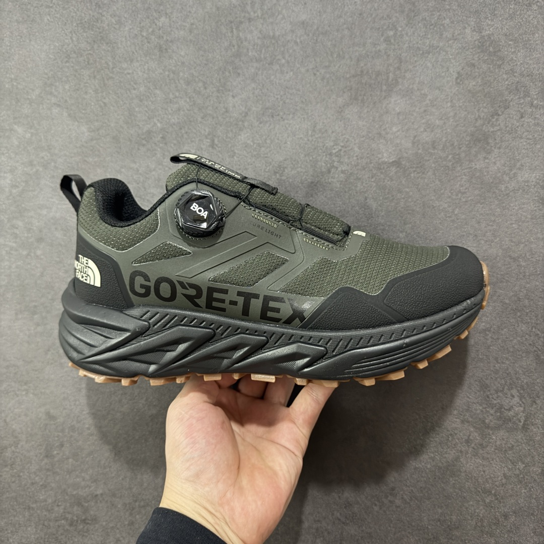 【公司级】The North Face 北面乐斯菲斯户外运动休闲登山鞋越野徒步鞋 广东大厂品质 面料采用进口磨砂牛皮 鞋底采用Vibram黄金大底 专门为鞋底设计的橡胶以出色的耐磨性 良好的防滑性或得不少户外运动爱好者的喜欢 专业户外登山品牌(北面)The North Face自1966年创立,由两位热爱登山徒步的年轻登山者于美西旧金山开创,不断透过研发与创新,并且将最先进的技术结合在服装与鞋款设计,生产多种外型帅气且专业能力非常强的户外运动装备而备受欢迎。 尺码:39-45(运动鞋码)-选品中心