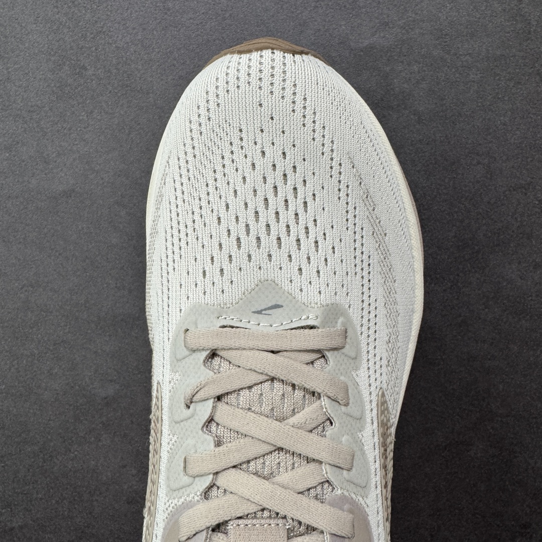 图片[8]-【CK纯原版】外贸热款专供 Brooks 布鲁克斯 Ghost 17 网面运动鞋 官方售价1K+ 超临界Q弹大底 正确鞋底带钢印 平台专供品质 完美鞋型 做工清洁度 软碳大底 透气鞋面 跑步健身优选版本 尺码：36 36.5 37.5 38 38.5 39 40 40.5 41 42 42.5 43 44 45 46-选品中心