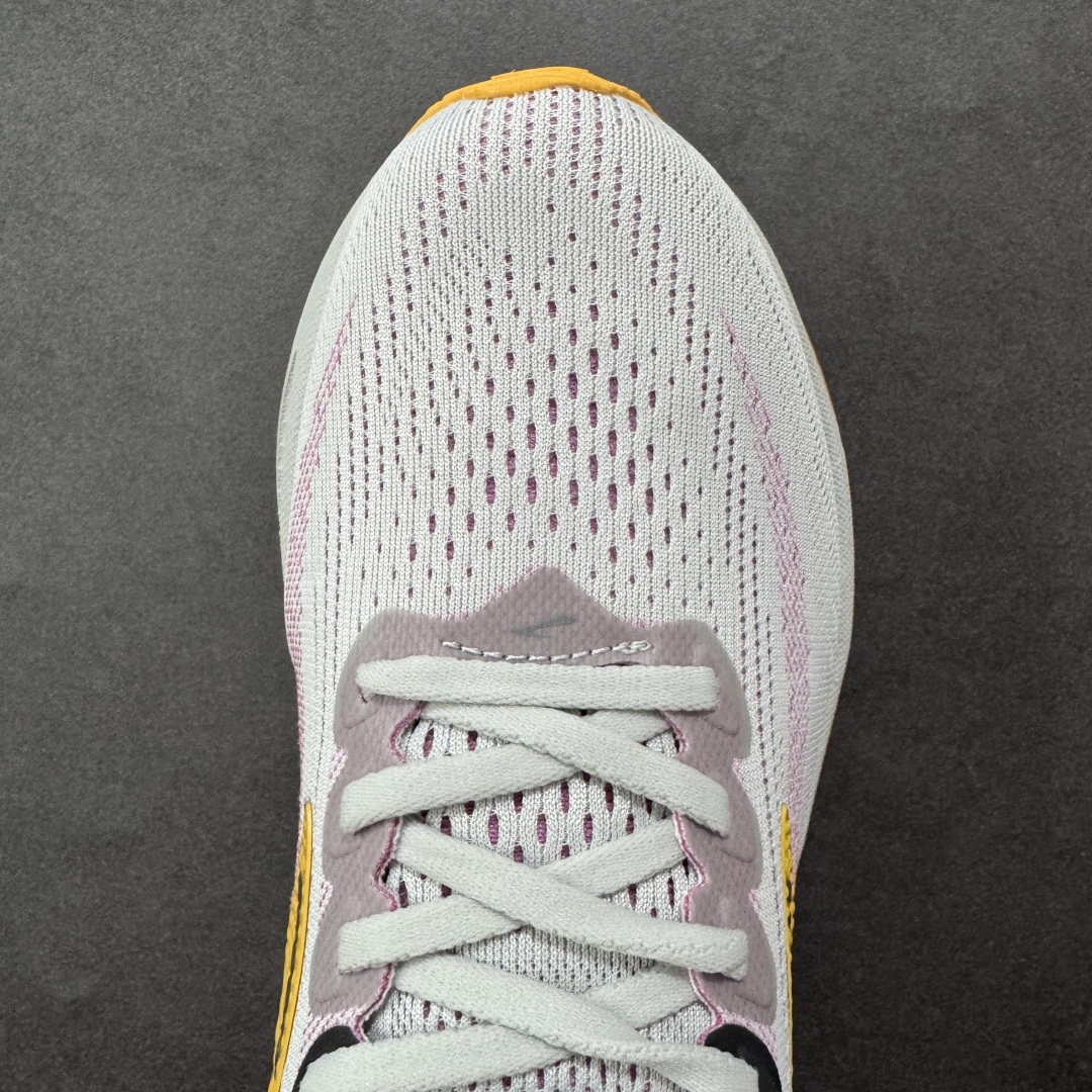 图片[8]-【CK纯原版】外贸热款专供 Brooks 布鲁克斯 Ghost 17 网面运动鞋 官方售价1K+ 超临界Q弹大底 正确鞋底带钢印 平台专供品质 完美鞋型 做工清洁度 软碳大底 透气鞋面 跑步健身优选版本 尺码：36 36.5 37.5 38 38.5 39 40 40.5 41 42 42.5 43 44 45 46-选品中心