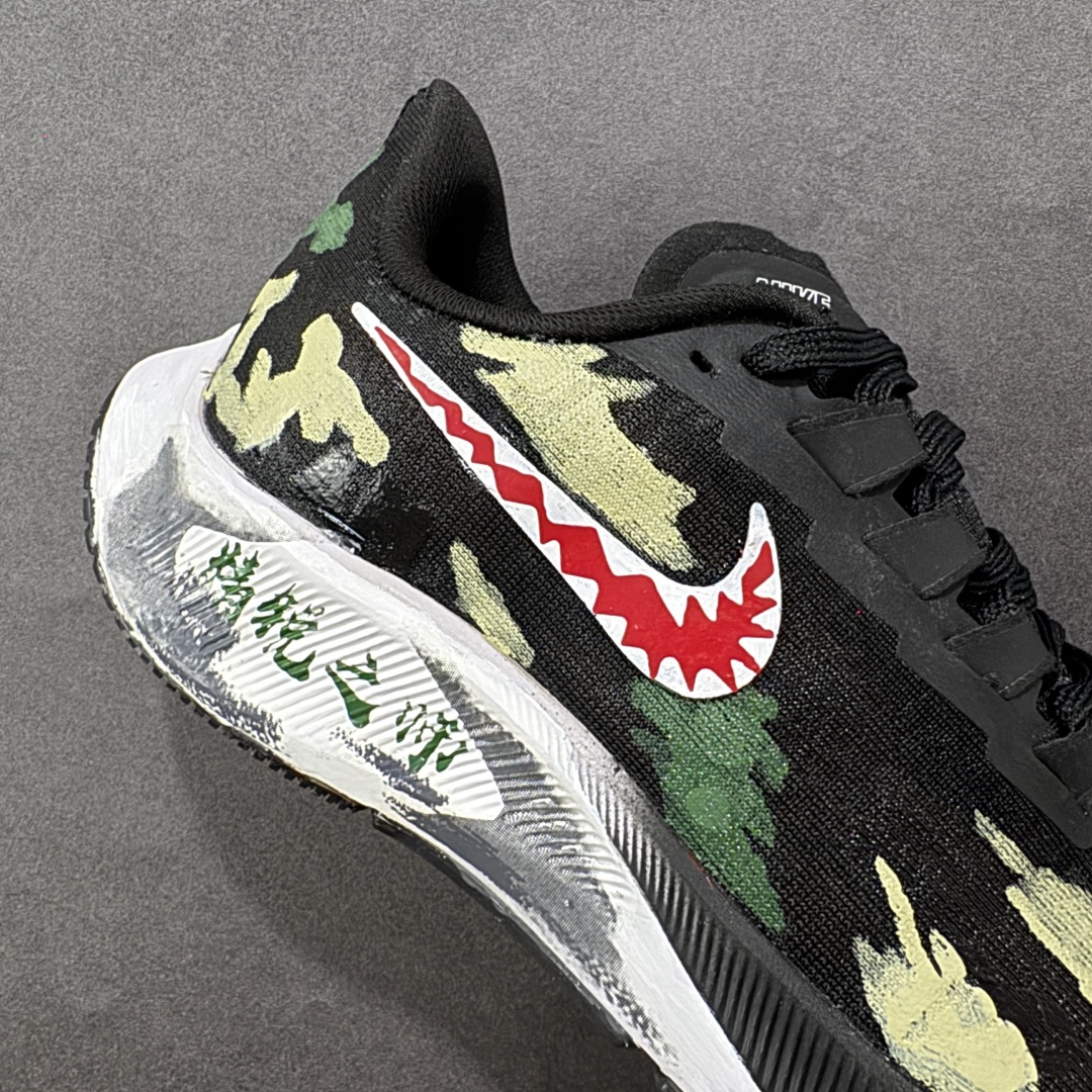 图片[6]-【定制版】Nike Pegasus 37 耐克 飞马37代 低帮 精锐之师 黑绿色 男女同款 赛博朋克 手绘潮流简约百搭防滑耐磨低邦跑步鞋 该定制版球鞋选用Nike Pegasus 37为原鞋，整双鞋以绿色为主，鞋身配色设计简约百搭，英文涂鸦点缀设计使其更有设计感。 货号：BQ9647-220 尺码：36-45带半码 编码：HXSA310320-选品中心