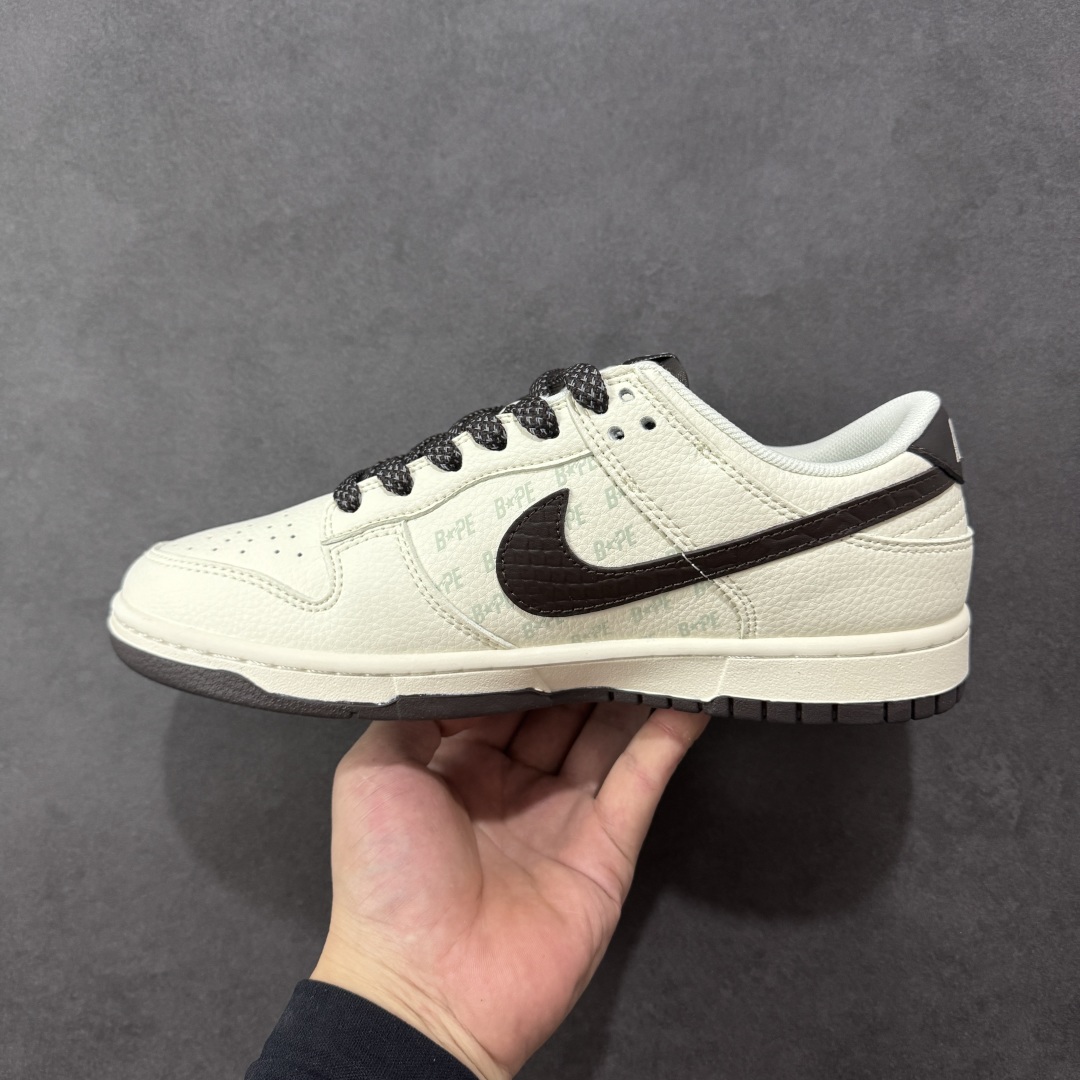 图片[2]-【定制版】Nike SB Dunk Low Bape联名 鳞纹米棕勾 高端定制 低帮休闲板鞋  #定制鞋盒 大厂纯原品质出货 超高清洁度 皮料切割干净无任何毛边 细节完美 货号：QW5836-016  尺码：36 36.5 37.5 38 38.5 39 40 40.5 41 42 42.5 43 44 44.5 45-选品中心