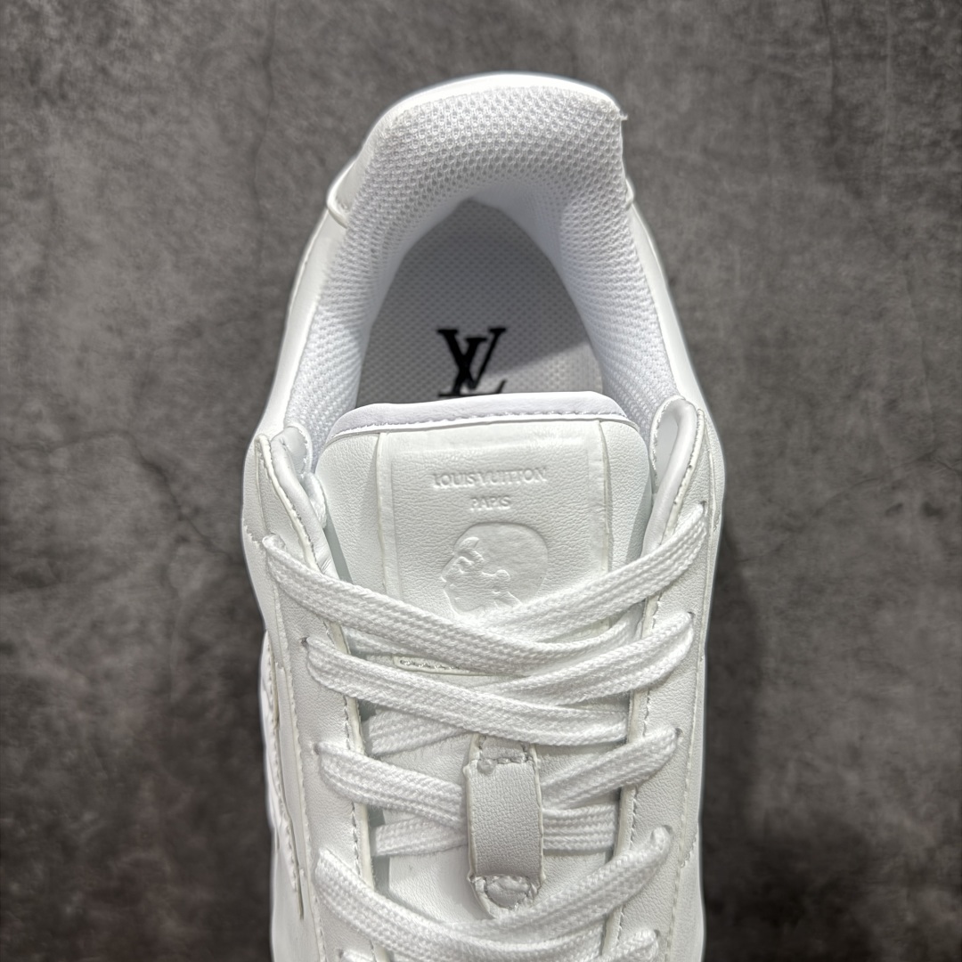 图片[8]-【外贸专供版】Nigo x Louis Vuitton LV联名款 阿甘 低帮运动休闲鞋 大厂出品 品质板正 此次系列包括从简约风格的运动鞋到引人注目的跑鞋 LV 以其标志性的厚底和现代美学脱颖而出 而其他款式则采用了奢华的麂皮 皮革和帆布等材质 一些运动鞋设计富有未来感 强调功能性与舒适性 并向运动风格的奢华鞋履迈进 每个细节都按原版1：1开发 面料 头层皮 内里 进口透气网里 鞋底原版开模防滑TPU材质 底厚3CM 尺码：36 37 38 39 40 41 42 43 44 45 46-选品中心