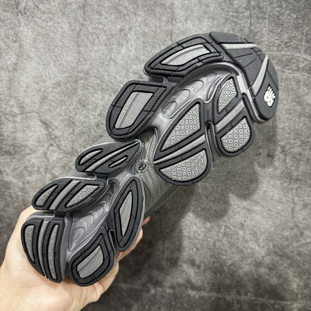 图片[9]-【纯原版】New Balance 新百伦 NB2000 网面休闲鞋 U2000ETA NB官方重磅新品 一款融合复古设计与现代科技的跑鞋，以其经典的造型和舒适脚感，成为2025年复古潮流爱好的推荐单品。 极具视觉冲击力的5根ABZORB单元，以及无缝鞋面的设计，加上3M反光材质的装饰，比之前推出的9060系列更夸张，更具未来感。 货号：U2000FD 尺码：36-46.5-选品中心