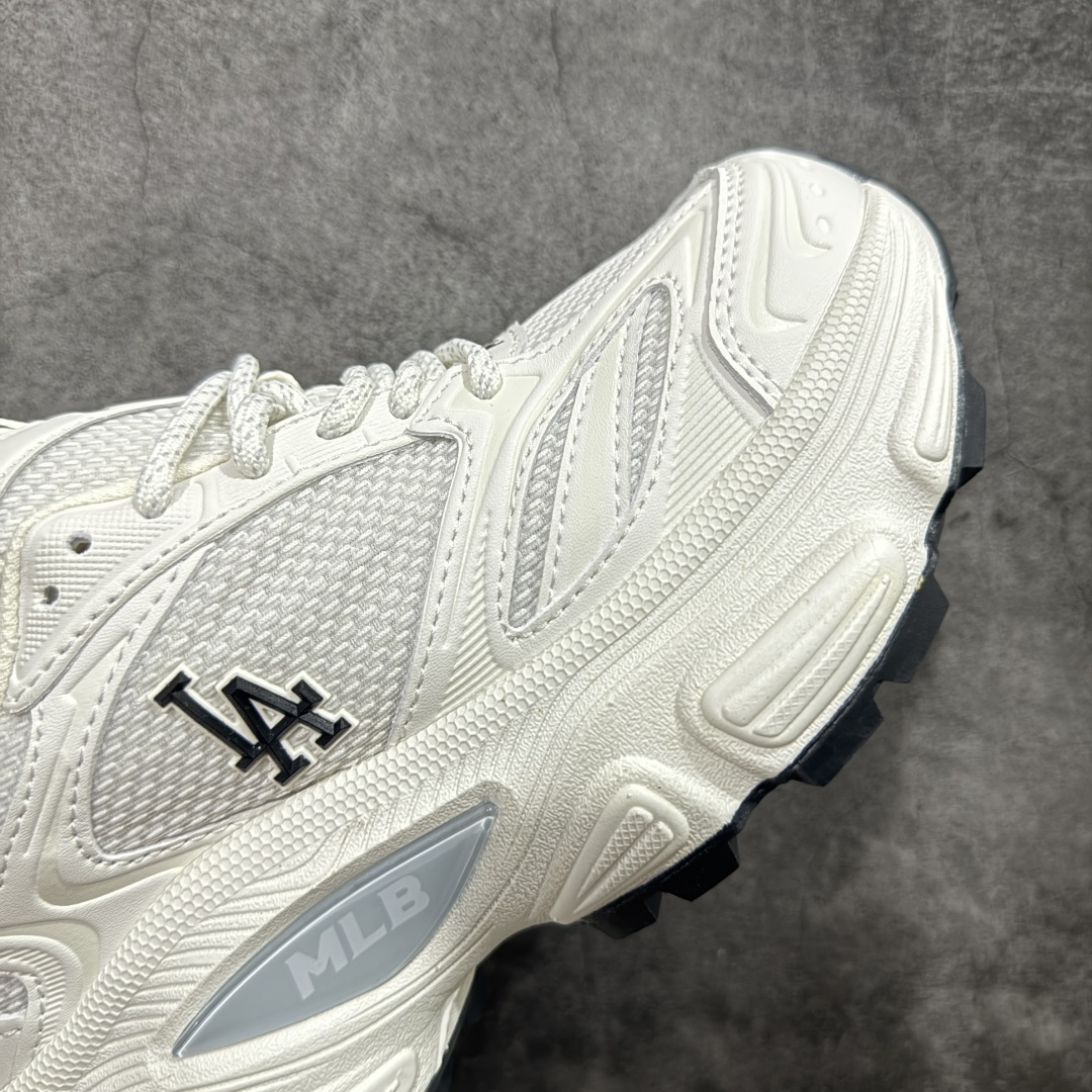 图片[6]-【公司级】MLB Winner Chunky 25新款 NY百搭舒适休闲潮流运动厚底增高 防滑耐磨 低帮 老爹鞋 男女同款 潮流厚底时尚街头赛博皮面老爹鞋 MLB官方同步出货 虞书欣等众多潮流明星同款 高弹双层MD大底 原楦原档案数据开发版型（完美鞋头弧度/后套收口效果🆚市面文案版本‼️） 原厂立体填充鞋舌海绵 中底注胶孔原数据开发模具大底原厂转印标市面上唯一纯原版本 原材料打造 内增高6cm 原厂1：1模具开发 原厂进口纳米材质 原厂 全套手提袋 原盒雷射防伪标包装 天猫订单品质 官网尺码：35 36 36.5 37.5 38 38.5 39 40 40.5 41 42 42.5 43 44 45-选品中心