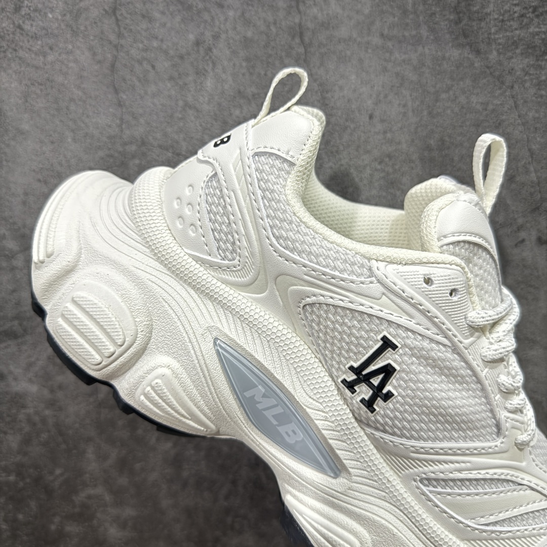 图片[7]-【公司级】MLB Winner Chunky 25新款 NY百搭舒适休闲潮流运动厚底增高 防滑耐磨 低帮 老爹鞋 男女同款 潮流厚底时尚街头赛博皮面老爹鞋 MLB官方同步出货 虞书欣等众多潮流明星同款 高弹双层MD大底 原楦原档案数据开发版型（完美鞋头弧度/后套收口效果🆚市面文案版本‼️） 原厂立体填充鞋舌海绵 中底注胶孔原数据开发模具大底原厂转印标市面上唯一纯原版本 原材料打造 内增高6cm 原厂1：1模具开发 原厂进口纳米材质 原厂 全套手提袋 原盒雷射防伪标包装 天猫订单品质 官网尺码：35 36 36.5 37.5 38 38.5 39 40 40.5 41 42 42.5 43 44 45-选品中心