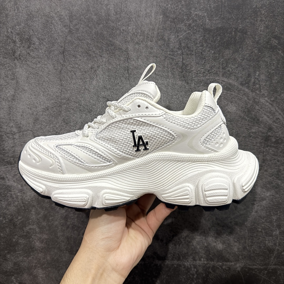 图片[2]-【公司级】MLB Winner Chunky 25新款 NY百搭舒适休闲潮流运动厚底增高 防滑耐磨 低帮 老爹鞋 男女同款 潮流厚底时尚街头赛博皮面老爹鞋 MLB官方同步出货 虞书欣等众多潮流明星同款 高弹双层MD大底 原楦原档案数据开发版型（完美鞋头弧度/后套收口效果🆚市面文案版本‼️） 原厂立体填充鞋舌海绵 中底注胶孔原数据开发模具大底原厂转印标市面上唯一纯原版本 原材料打造 内增高6cm 原厂1：1模具开发 原厂进口纳米材质 原厂 全套手提袋 原盒雷射防伪标包装 天猫订单品质 官网尺码：35 36 36.5 37.5 38 38.5 39 40 40.5 41 42 42.5 43 44 45-选品中心