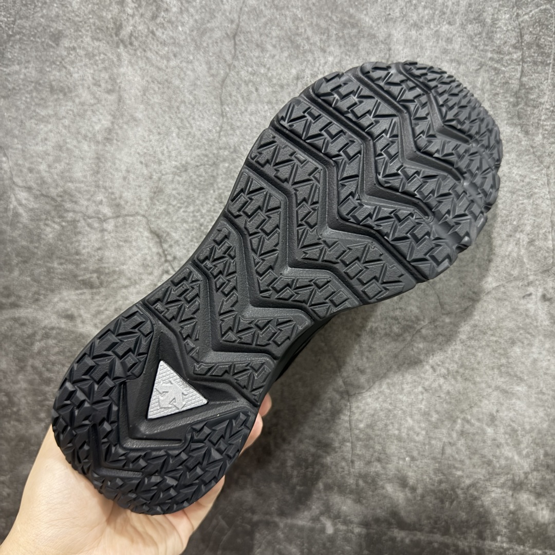 图片[9]-【莞产纯原版】迪桑特Descente Easy GTX 跑步系列 针织“黑武士” 莞产顶级 独立私模开发，只为真正还原zp 私人定制原版鞋面，舒适透气更好定型 城市通勤/运动健身/轻户外徒步 黑色系潮鞋还有机能风的设计感 原版开发大底，脚感特别轻盈 尺码：39 40 41 42 43 44-选品中心