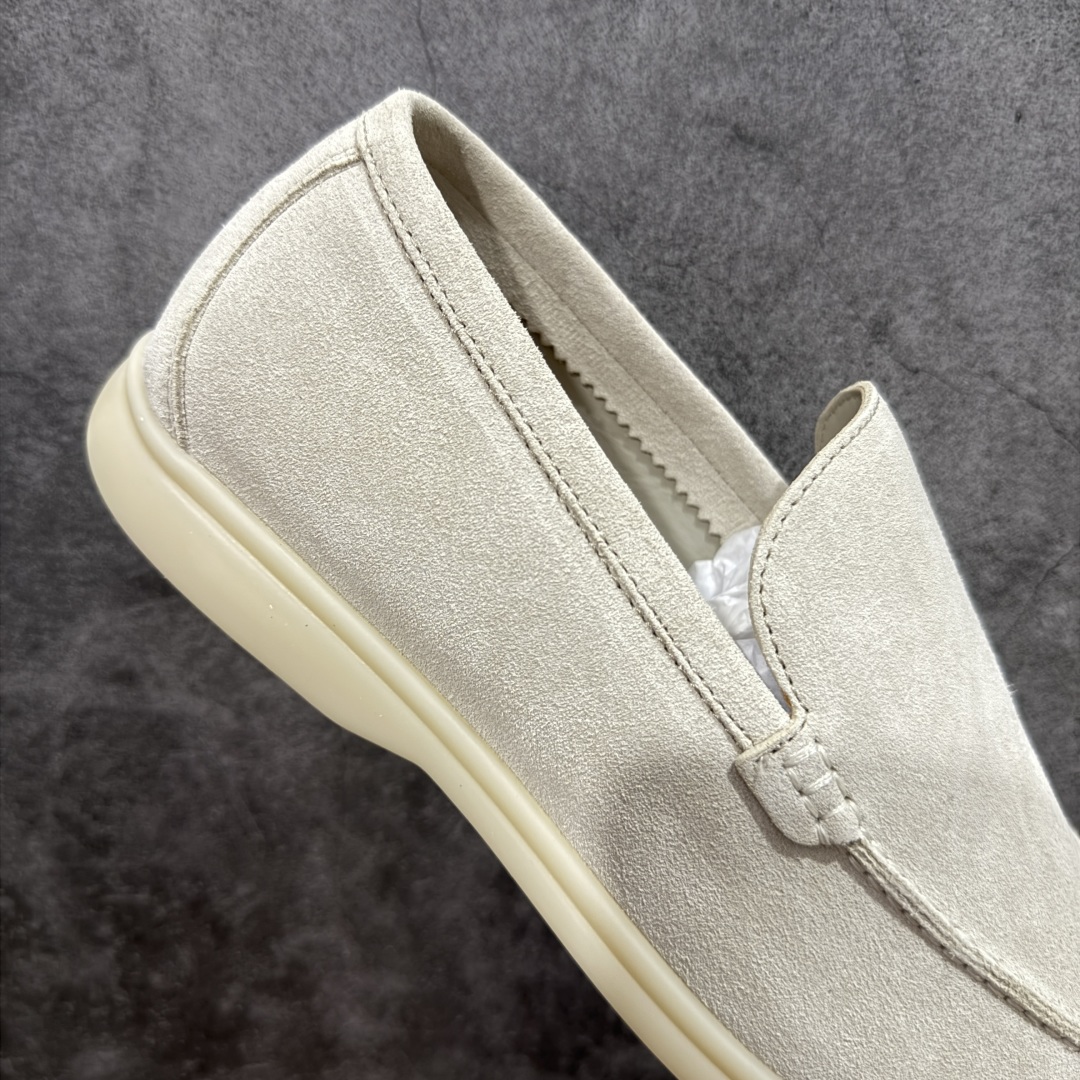 图片[7]-【佛山超A版】Loro Piana LP Walk Low 生活系列低帮复古百搭德训风休闲运动板鞋一脚蹬 意大利顶级奢侈品牌·诺悠翩雅 这款新款绒面革网球鞋采用超低帮设计 适合全年穿着 并具有防水性能 包边鞋底营造轻松迷人的色彩组合 将功能性与低调个性风格和谐融合 打造都市着装的理想鞋履选择 鞋跟处饰以Kummel色嵌片 柔软小牛皮鞋舌 压印LP徽标 棉质鞋带材质 鞋面：牛剖层绒面革 鞋底：橡胶 衬里：牛皮革 尺码： 39 40 41 42 43 44 45-选品中心