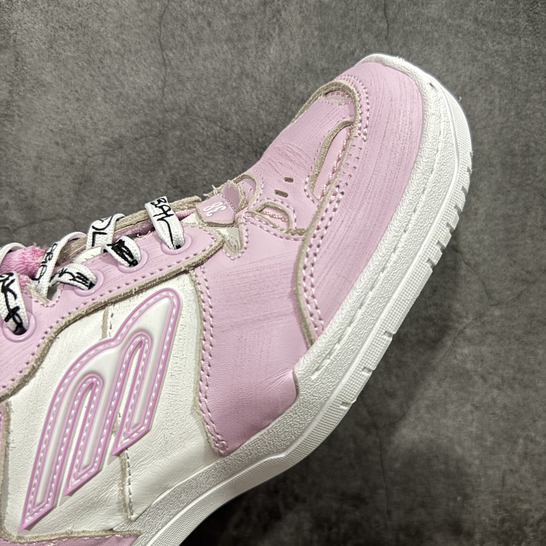 图片[6]-【XA纯原版】Balenciaga Hamptons Worn-Out 巴黎世家十八18代 涤纶（聚酯纤维）牛皮革 圆头系带 低帮 生活休闲板鞋 全套原纸板楦头开发 最原汁原味的灵魂版型 全鞋荧光划线卡点 胶水把控整洁度追求极致完美 每一双都是工艺品 多重QC质检 超越公司货的品控标准 实实在在的免检产品 原盒原配 正确字体电绣 粗细、位置、大小正确 侧边TPU 透气孔匹配意产原版 正确分离大底 TPU软底 原版一致大底LOGO 立体感十足 原厂皮料水洗做旧 采购原厂网纱 偏大一码 尺码：35 36 37 38 39 40-选品中心