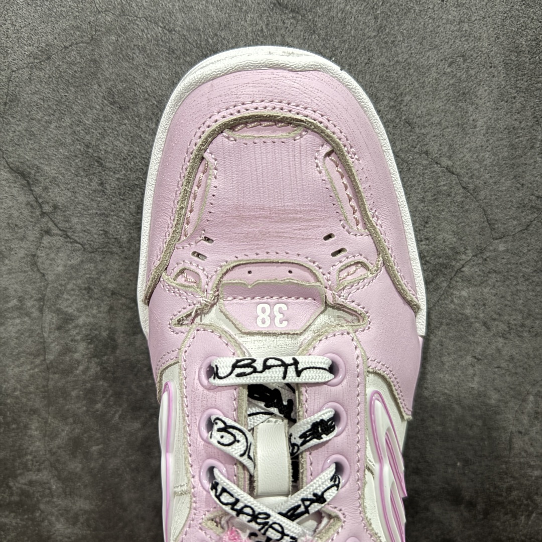 图片[5]-【XA纯原版】Balenciaga Hamptons Worn-Out 巴黎世家十八18代 涤纶（聚酯纤维）牛皮革 圆头系带 低帮 生活休闲板鞋 全套原纸板楦头开发 最原汁原味的灵魂版型 全鞋荧光划线卡点 胶水把控整洁度追求极致完美 每一双都是工艺品 多重QC质检 超越公司货的品控标准 实实在在的免检产品 原盒原配 正确字体电绣 粗细、位置、大小正确 侧边TPU 透气孔匹配意产原版 正确分离大底 TPU软底 原版一致大底LOGO 立体感十足 原厂皮料水洗做旧 采购原厂网纱 偏大一码 尺码：35 36 37 38 39 40-选品中心