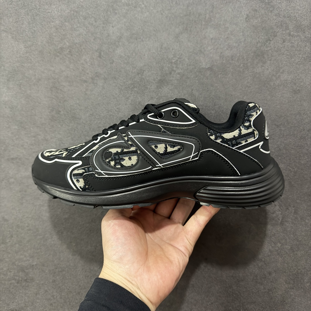 图片[2]-【公司级】Dior B30 迪奥 B30 CD鞋 低帮 黑白色 网布圆头系带 侧面字母徽标低邦生活休闲鞋 Christian Dior，简称迪奥(Dior) ，是法国著名高价奢侈品品牌。迪奥公司由法国时装设计师克里斯汀.迪奥创立，总部设在巴黎。 自1946年创始以来，Dior一直是华丽与高雅的代名词。不论是时 装、化妆品或是其他产品，克里斯汀.迪奥在时尚殿堂一直雄踞顶端Dior之所以能成为经典，除了其创新中又带着优雅的设计，亦培育出许多优秀b的年轻设计师。 货号：3SN279ZRF _H912 尺码：36 37 38 39 40 41 42 43 44 45 46 编码：HXSB230240-选品中心