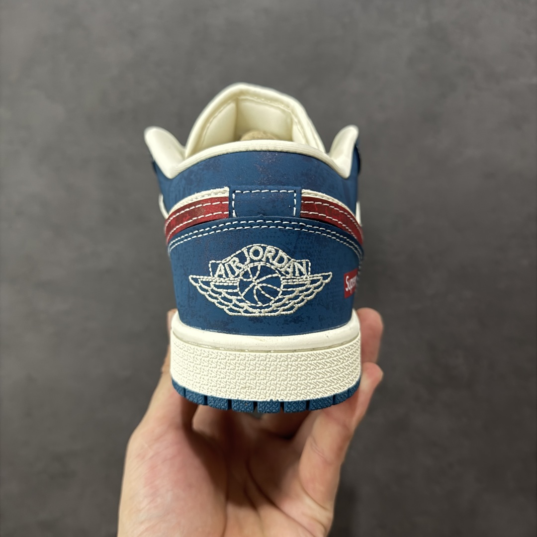 图片[4]-【定制版】Air Jordan 1 Low Sup联名 低帮休闲板鞋 同步官方配色 市场唯一独家头层皮打造 原鞋原档案开发 原厂皮料 原档冲孔鞋头 正确满胶鞋垫 四线拉帮 原厂织唛标 鞋舌高弹海绵填充 货号： QR2025-003 尺码： 36 36.5 37.5 38 38.5 39 40 40.5 41 42 42.5 43 44 45-选品中心