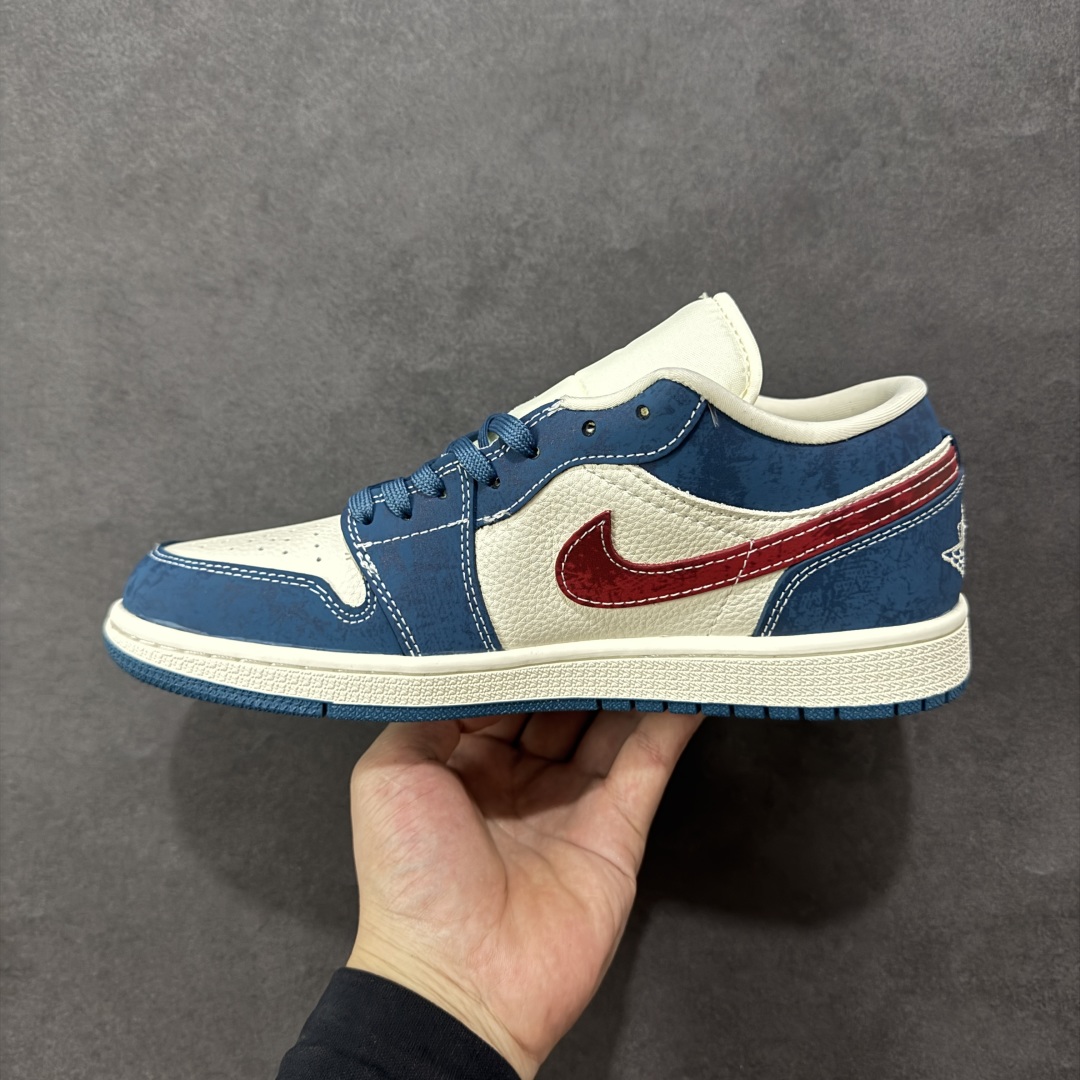图片[2]-【定制版】Air Jordan 1 Low Sup联名 低帮休闲板鞋 同步官方配色 市场唯一独家头层皮打造 原鞋原档案开发 原厂皮料 原档冲孔鞋头 正确满胶鞋垫 四线拉帮 原厂织唛标 鞋舌高弹海绵填充 货号： QR2025-003 尺码： 36 36.5 37.5 38 38.5 39 40 40.5 41 42 42.5 43 44 45-选品中心