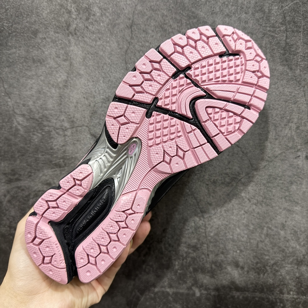 图片[9]-【纯原版】NB新百伦New Balance NB1906 U1906RCU系列复古老爹风休闲运动慢跑鞋 采用轻质牛剖革拼接透气网眼衬垫织物鞋面材质#T-Beam大底提供足步弓支撑，保持步态稳定#后跟搭载外露缓震胶 鞋身整体以各种深浅不一的灰色覆盖，鞋头以淡蓝色调装饰，网眼衬垫通过不规律的色块实现做旧的美感，泛黄的鞋底更是进一步增添了复古气息。 尺码：36 37 37.5 38 38.5 39.5 40 40.5 41.5 42 42.5 43 44 45 46.5-选品中心