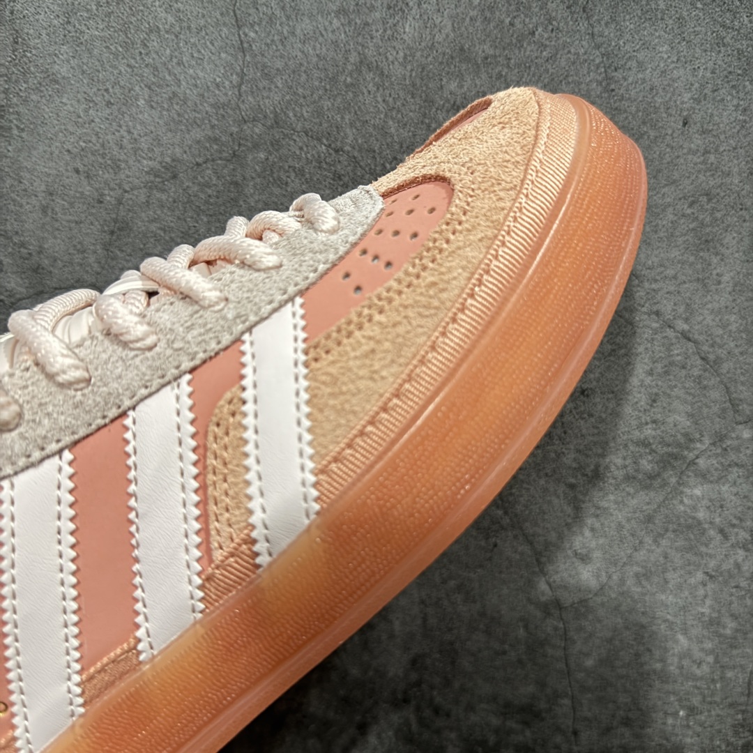 图片[6]-【纯原神版】Bad Bunny x AD 阿迪 Gazelle Indoor 坏痞兔联名低帮运动休闲板鞋 JS5052 鞋面采用皮革环保纤维革材质 外置RB橡胶大底，耐磨不打滑 T字鞋头设计，侧边金色logo 尺码：35.5 36 36.5 37 38 38.5 39 40 40.5 41 42 42.5 43 44 44.5 45-选品中心