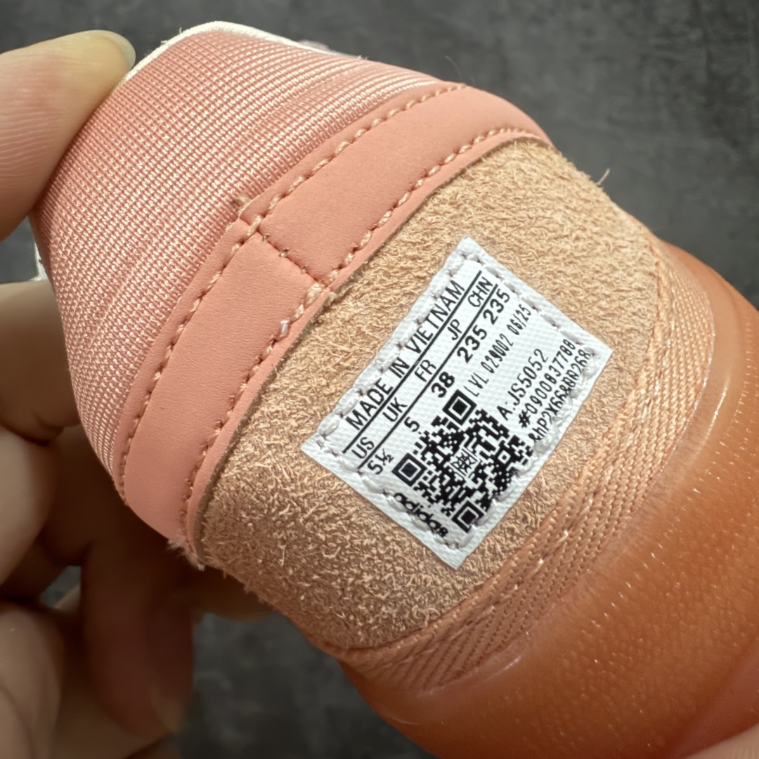 图片[2]-【纯原神版】Bad Bunny x AD 阿迪 Gazelle Indoor 坏痞兔联名低帮运动休闲板鞋 JS5052 鞋面采用皮革环保纤维革材质 外置RB橡胶大底，耐磨不打滑 T字鞋头设计，侧边金色logo 尺码：35.5 36 36.5 37 38 38.5 39 40 40.5 41 42 42.5 43 44 44.5 45-选品中心