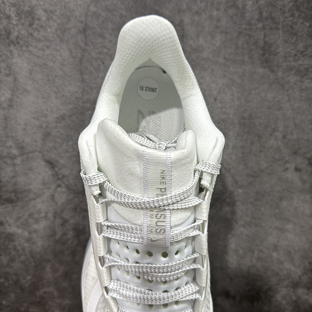 图片[8]-【XE纯原版】Nike Pegasus Premium Airscape 舒适百搭减震防滑耐磨透气 低帮跑步鞋 白银    目前市场最强品质 原版购入开发 一切材质配件均匀原版一致 完美版型 高端玩家必推版本 高价零售必推版本 欢迎对比市面任意版本‼️ 这双鞋简直是时尚与科技的完美融合。 经典黑色鞋面，质感爆棚，搭配超亮眼的银色大勾子，瞬间成为街头焦点。 鞋侧独特小吊牌，细节满满，个性直接拉满。  脚下的全掌气垫更是亮点，红黑配色超吸睛，不仅颜值在线，缓震性能更是一绝。 不管是日常出街还是慢跑锻炼，都能给双脚极致舒适体验。  码数超全，36 – 46 码任你选！别犹豫啦，穿上它，轻松走出潮流范，开启你的时尚运动新旅程！   #独家原包 原底原料 开模打造  #原厂鞋标 高精密准度  #原楦原纸板开发 匹配原版98%以上  #后跟弧度 正确呈现  #原厂皮料 质感无敌  #皮料切割干净 无任何毛边 清洁度细节完美  货号：HQ2592-102 码段：36-46-选品中心