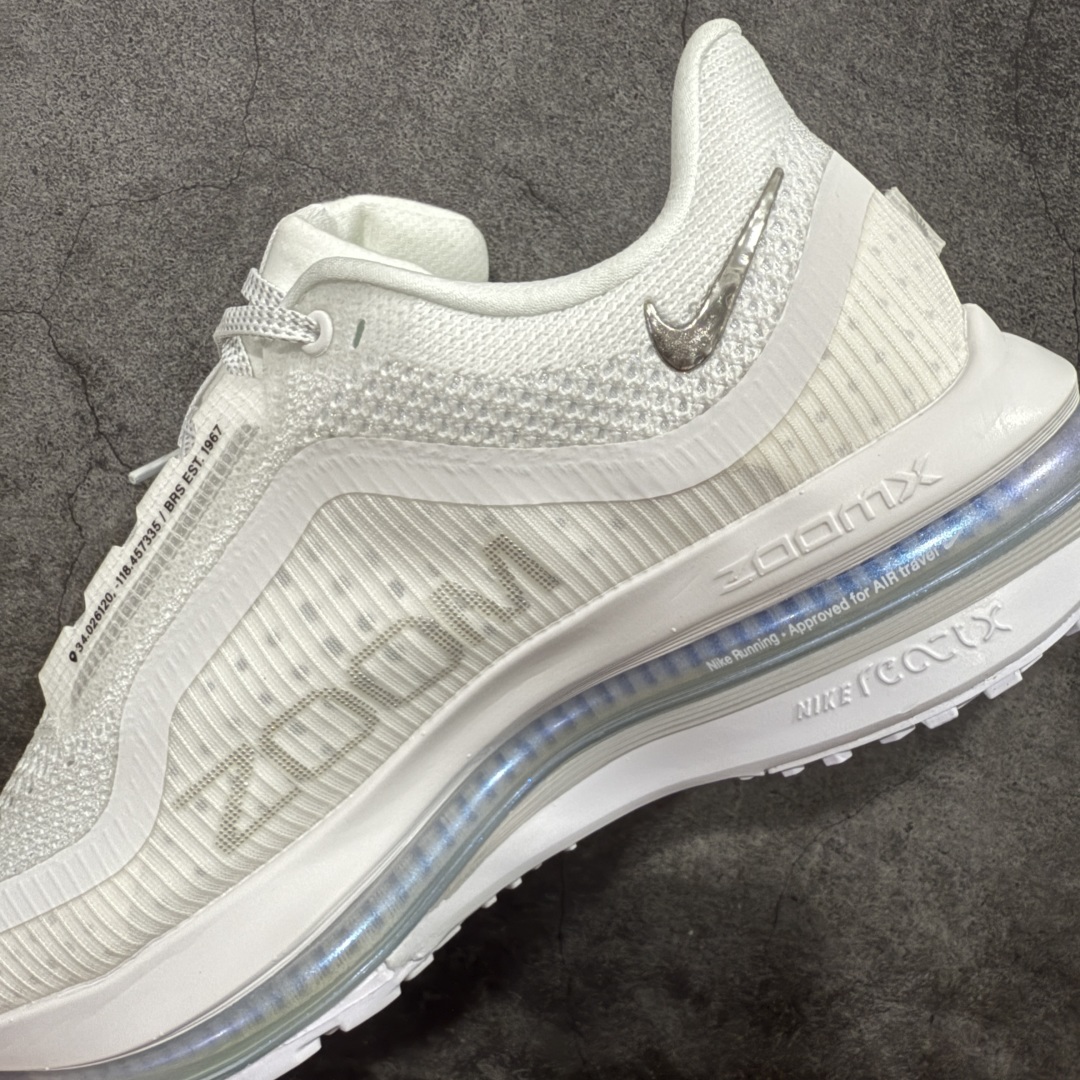 图片[7]-【XE纯原版】Nike Pegasus Premium Airscape 舒适百搭减震防滑耐磨透气 低帮跑步鞋 白银    目前市场最强品质 原版购入开发 一切材质配件均匀原版一致 完美版型 高端玩家必推版本 高价零售必推版本 欢迎对比市面任意版本‼️ 这双鞋简直是时尚与科技的完美融合。 经典黑色鞋面，质感爆棚，搭配超亮眼的银色大勾子，瞬间成为街头焦点。 鞋侧独特小吊牌，细节满满，个性直接拉满。  脚下的全掌气垫更是亮点，红黑配色超吸睛，不仅颜值在线，缓震性能更是一绝。 不管是日常出街还是慢跑锻炼，都能给双脚极致舒适体验。  码数超全，36 – 46 码任你选！别犹豫啦，穿上它，轻松走出潮流范，开启你的时尚运动新旅程！   #独家原包 原底原料 开模打造  #原厂鞋标 高精密准度  #原楦原纸板开发 匹配原版98%以上  #后跟弧度 正确呈现  #原厂皮料 质感无敌  #皮料切割干净 无任何毛边 清洁度细节完美  货号：HQ2592-102 码段：36-46-选品中心