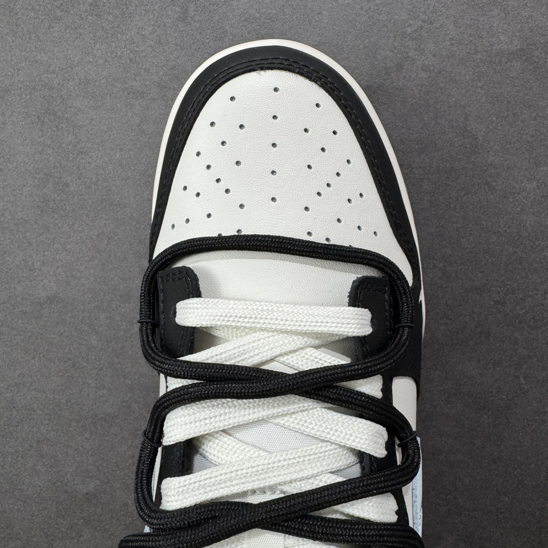 图片[8]-【YC纯原版】Nike Dunk Low 极地冰晶 此款以极地冰川为灵感，黑白基底如极夜覆雪，淡蓝Swoosh划破沉寂，在简约中注入灵气，打造清爽高级的视觉基调。黑色解构绑带与鞋底构成整体硬核支撑，鞋侧「Remake」手写字体暗藏颠覆基因，不仅保留Dunk原始血统，更赋予了现代的冰川美学。 货号： BB0515-090 尺码： 40 40.5 41 42 42.5 43 44 44.5 45 46-选品中心