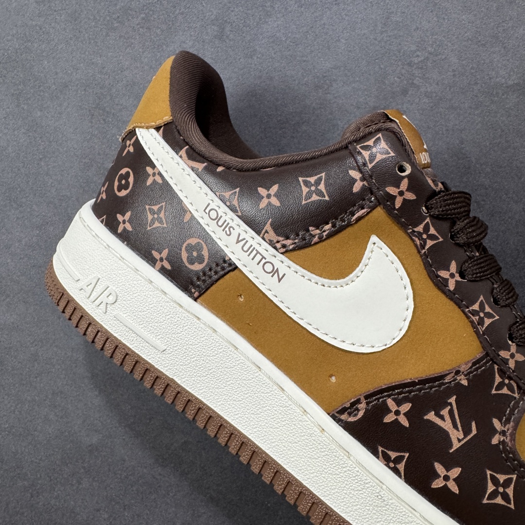 图片[6]-【公司级】NIke Air Force 1 \’07 Low “LV联名——经典棕花纹”空军一号 低帮 运动鞋 休闲鞋 折边针车 工艺难度大 原楦头原纸板 原装鞋盒 定制五金配件 内置全掌气垫 原厂鞋底 货号：XL1979-104 尺码：36 36.5 37.5 38 38.5 39 40 40.5 41 42 42.5 43 44 44.5 45 编码：HXSA310320-选品中心