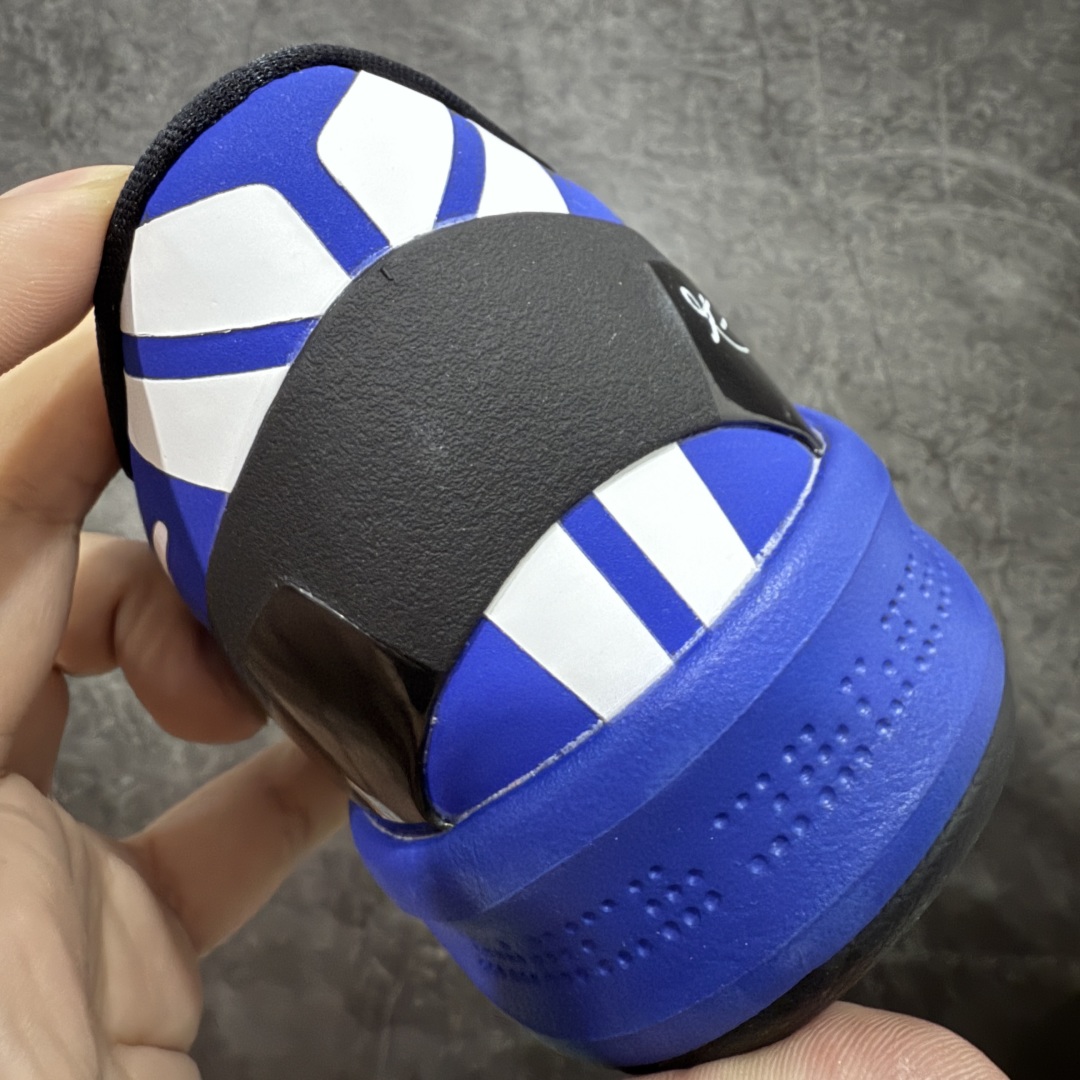 图片[2]-【GX纯原】NK Zoom Kobe Ⅷ System 科比8代复刻实战运动低帮文化篮球鞋 黑蓝白 555035-202 完美复刻公司货 React科技鞋垫加持 实战配置直接拉满 原楦纸板开发 鞋身流线型、后跟塑形 区分土肥圆 原厂针织鞋面一针一线匹配原版 全身鞋材卡料色独家定制 唯一万针立体刺绣SWOOSH 真实底模最大50.5 实战利器 专供海外市场 独立原厂模具 首批不拼图大几率过验 亲测已过 支持各种高强度实战 无需担心 补货周期极长 脚宽建议买大半码 科比系列前掌偏窄 支持七天无理由退换 尺码： 40 40.5 41 42 42.5 43 44 44.5 45 46 47.5 48.5 49.5 50.5-选品中心