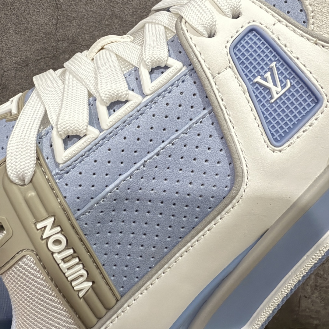 图片[4]-【专柜版/海淘代购版】 现货当天可取 LV Trainer系列高奢运动鞋 白蓝 新款芯片顶级 潮人必备单品 同步ZP官网空胶工艺 鞋舌、挂饰均镶嵌NFC芯片感应装置 正确胶片断点式设计 中底正确还原原版油印字母比例 1：1原楦格板、楦头、刀磨全新升级！ 独家订制顶级压纹麂皮 原版开模TPU大底 质感原版一致 垫脚聚米微料加透气英伦网布 披靡市场任何版本！细节完美呈现！ 代购指定版本 全新升级最新双盒包装 扫码秒进官网！ 全套包装配件同比原版 尺码： 38-46-选品中心