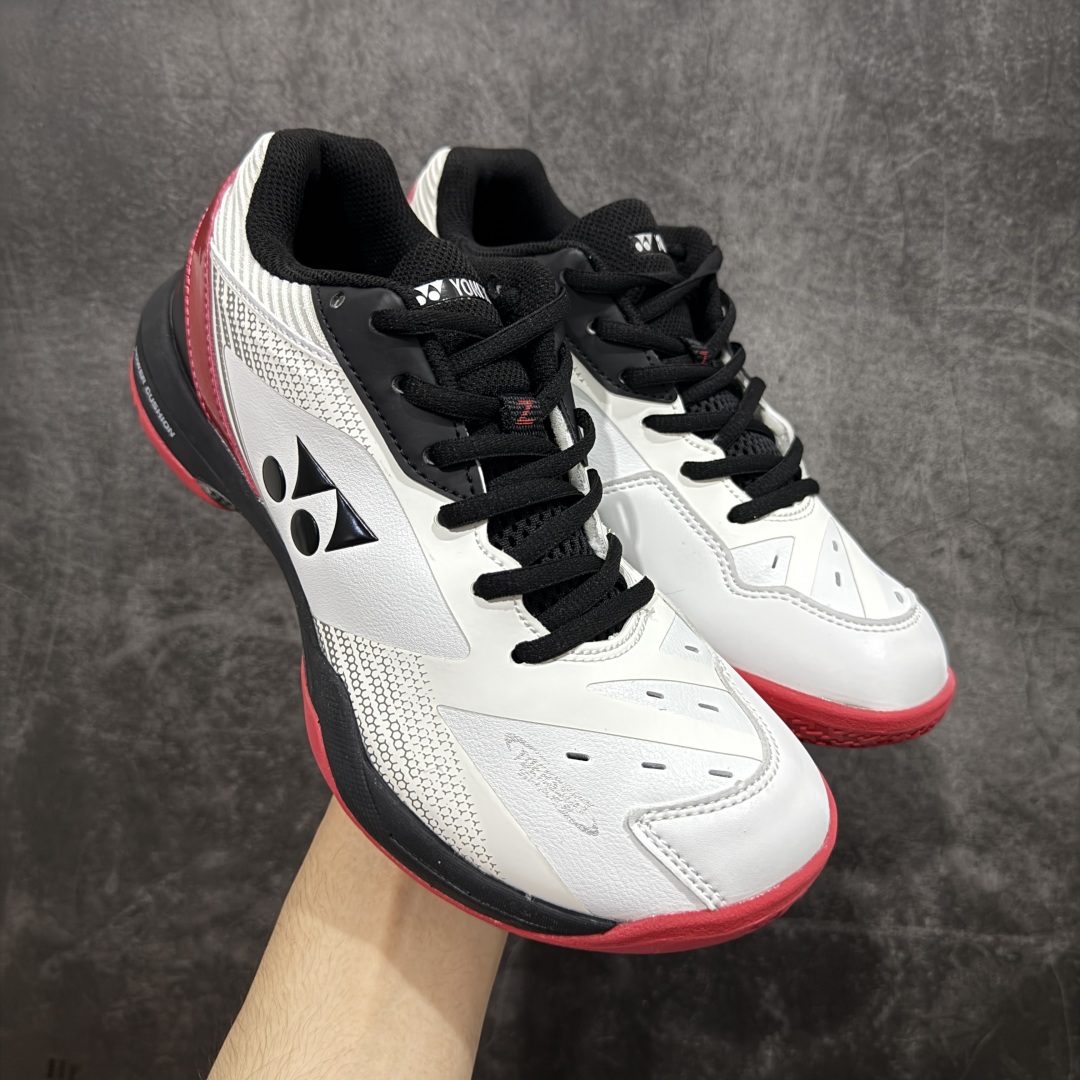 图片[5]-【外贸版】YONEX尤尼克斯 BADMINTON SHOES 织物合成革 舒适透气防滑低帮羽毛球鞋 加宽楦设计，上脚体验更佳，采用动力垫+设计，减震蓄能，保护脚踝;人体工程防撞鞋头，保护脚趾;鞋底采用放射状桨翼大底，提升全方位的防滑性，抓地力更强;大底采用石墨碳素板设计，增强鞋底支撑;网面透气孔设计，增强鞋内热量释放。 尺码：36-45-选品中心