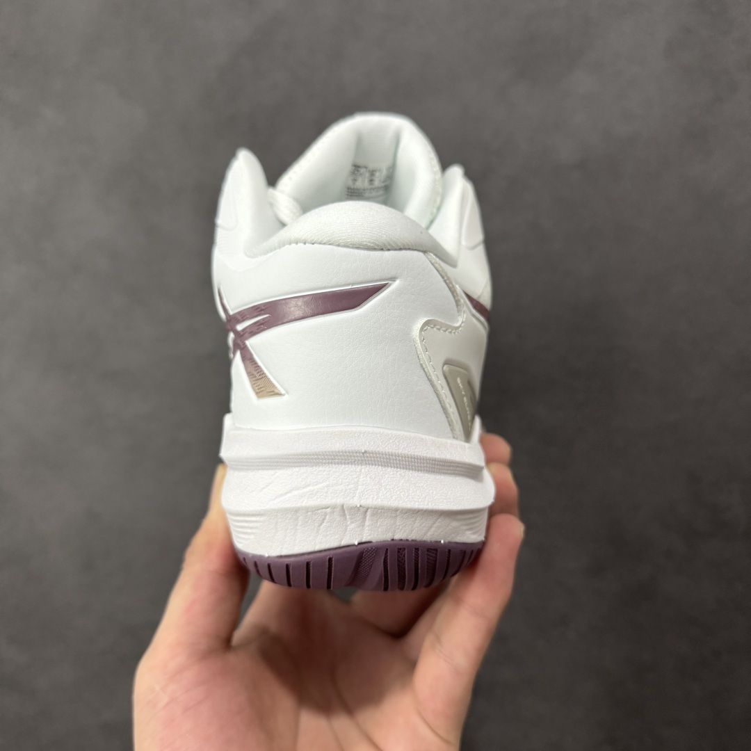 图片[4]-【公司级】Asics Sky Elite FF 3 亚瑟士 舒适百搭 中帮 排球训练鞋 男女款 白粉 一款专为排球运动员设计的高性能运动鞋。中底采用亚瑟士独家的ff blast+发泡材质，不仅强化了回弹性能，还让触地体验更加柔软。这种材料在提供充足缓震的同时，还能帮助运动员更有效地利用地面反作用力，从而增强弹跳力。为了提升运动时的稳定性，Asics Sky Elite FF 3排球鞋内置了巨型树脂支撑片risetruss。这一设计能够防止脚部在快速移动或跳跃时发生扭转，让运动员能够更自信地应对各种动作。鞋底采用耐磨橡胶材质，这种材料具有出色的耐磨性和抓地力。无论是在室内木地板还是室外场地，Asics Sky Elite FF 3排球鞋都能提供稳定的支撑和抓地效果。鞋面材料经过精心挑选，既保证了足够的强度，又具有良好的透气性。这样，运动员在运动过程中就能保持脚部的干爽和舒适。Asics Sky Elite FF 3排球鞋凭借其出色的科技亮点、设计特点和适用场景与人群，成为了一款备受排球运动员青睐的高性能运动鞋。 货号：1051A084-100 尺码：36 37 37.5 38 39 39.5 40-选品中心