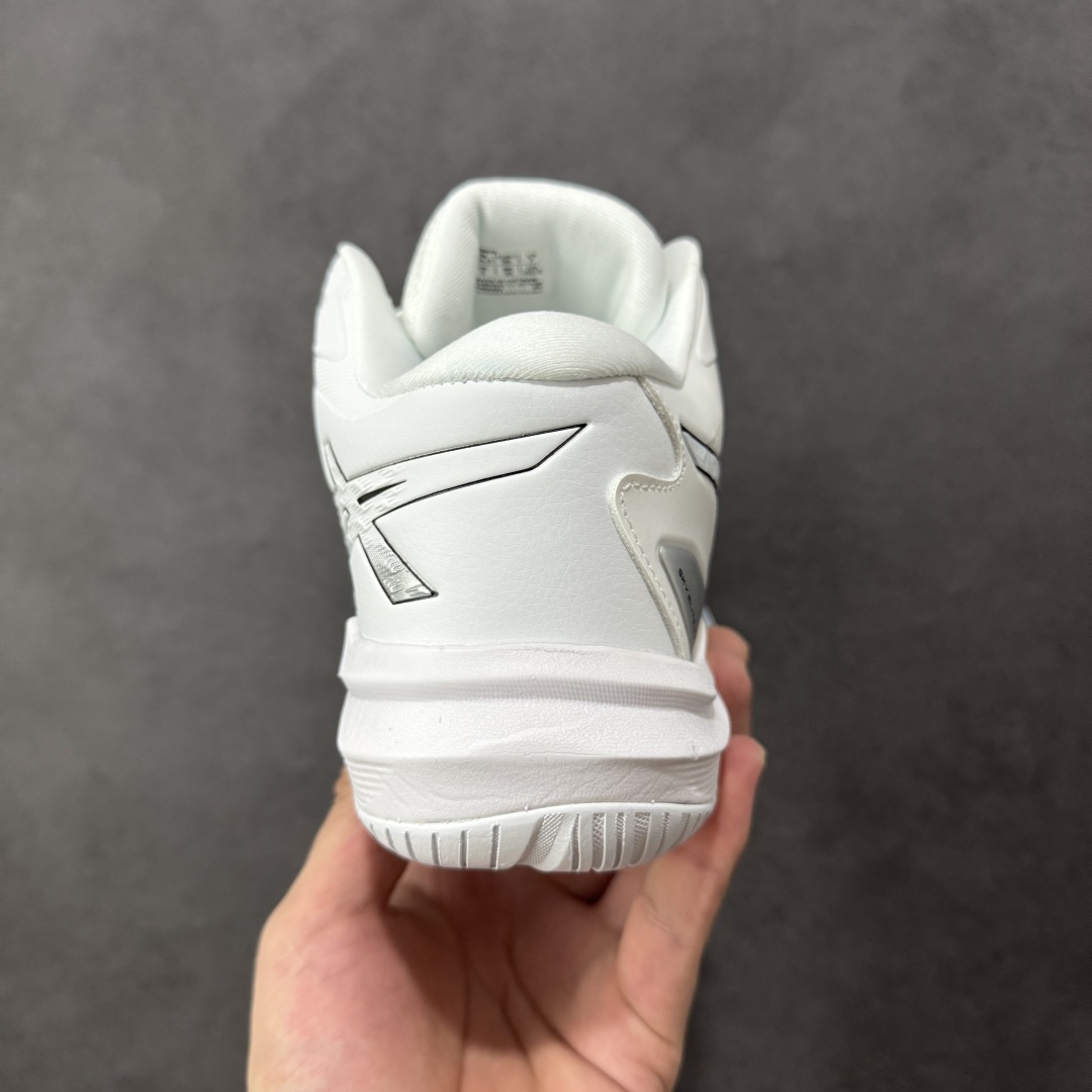 图片[4]-【公司级】Asics Sky Elite FF 3 亚瑟士 舒适百搭 中帮 排球训练鞋 男女款 白 一款专为排球运动员设计的高性能运动鞋。中底采用亚瑟士独家的ff blast+发泡材质，不仅强化了回弹性能，还让触地体验更加柔软。这种材料在提供充足缓震的同时，还能帮助运动员更有效地利用地面反作用力，从而增强弹跳力。为了提升运动时的稳定性，Asics Sky Elite FF 3排球鞋内置了巨型树脂支撑片risetruss。这一设计能够防止脚部在快速移动或跳跃时发生扭转，让运动员能够更自信地应对各种动作。鞋底采用耐磨橡胶材质，这种材料具有出色的耐磨性和抓地力。无论是在室内木地板还是室外场地，Asics Sky Elite FF 3排球鞋都能提供稳定的支撑和抓地效果。鞋面材料经过精心挑选，既保证了足够的强度，又具有良好的透气性。这样，运动员在运动过程中就能保持脚部的干爽和舒适。Asics Sky Elite FF 3排球鞋凭借其出色的科技亮点、设计特点和适用场景与人群，成为了一款备受排球运动员青睐的高性能运动鞋。 货号：1051A084-100 尺码：36 37 37.5 38 39 39.5 40 40.5 41.5 42 42.5 43.5 44 44.5 45 46 编码：GLB250260-选品中心