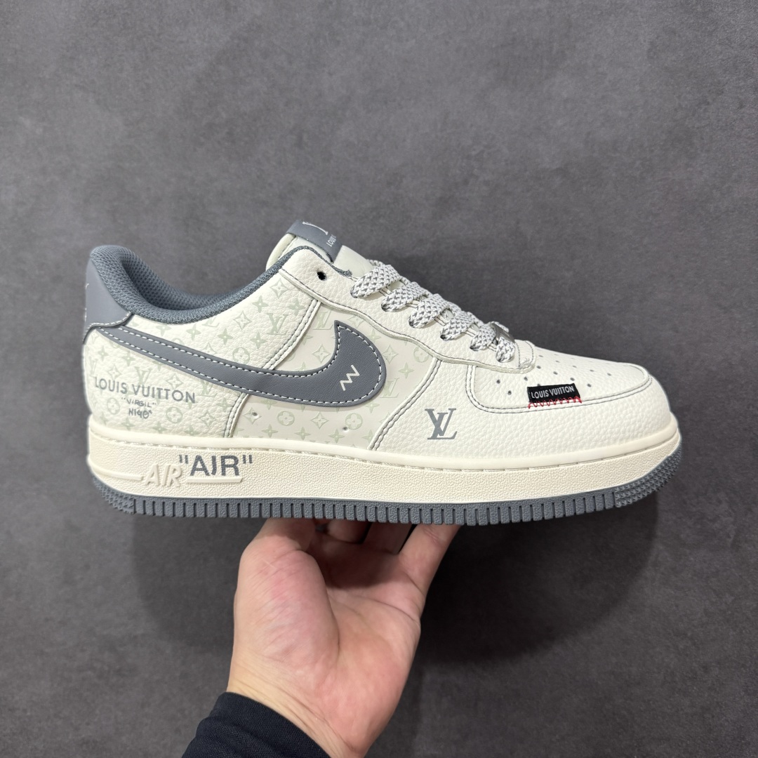 【定制版】NIke Air Force 1 \'07 Low “LV联名——米黑织标”空军一号 低帮 运动鞋 休闲鞋 折边针车 工艺难度大 原楦头原纸板 原装鞋盒 定制五金配件 内置全掌气垫 原厂鞋底 货号:CX5050-Y08 尺码:36 36.5 37.5 38 38.5 39 40 40.5 41 42 42.5 43 44 44.5 45 编码:HXSA310320-选品中心