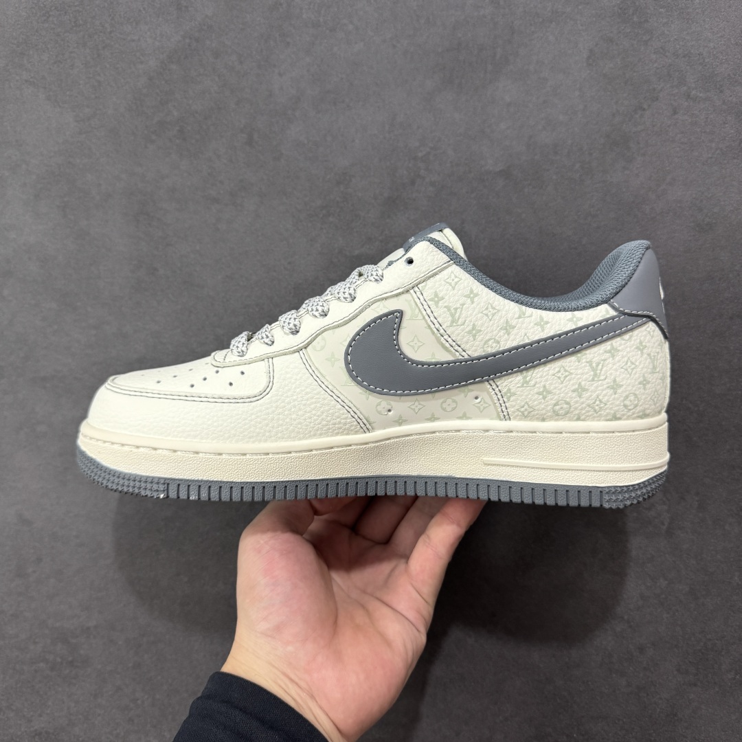 图片[2]-【定制版】NIke Air Force 1 \’07 Low “LV联名——米黑织标”空军一号 低帮 运动鞋 休闲鞋 折边针车 工艺难度大 原楦头原纸板 原装鞋盒 定制五金配件 内置全掌气垫 原厂鞋底 货号：CX5050-Y08 尺码：36 36.5 37.5 38 38.5 39 40 40.5 41 42 42.5 43 44 44.5 45 编码：HXSA310320-选品中心
