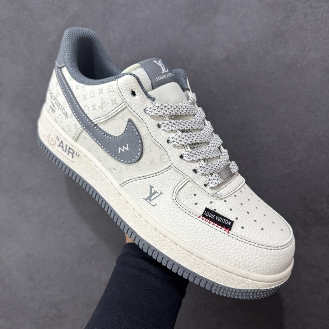 图片[3]-【定制版】NIke Air Force 1 \’07 Low “LV联名——米黑织标”空军一号 低帮 运动鞋 休闲鞋 折边针车 工艺难度大 原楦头原纸板 原装鞋盒 定制五金配件 内置全掌气垫 原厂鞋底 货号：CX5050-Y08 尺码：36 36.5 37.5 38 38.5 39 40 40.5 41 42 42.5 43 44 44.5 45 编码：HXSA310320-选品中心