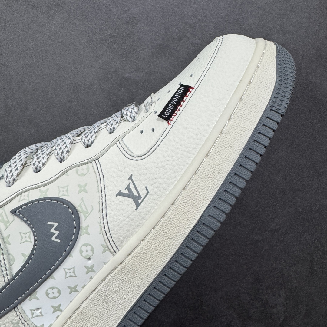 图片[5]-【定制版】NIke Air Force 1 \’07 Low “LV联名——米黑织标”空军一号 低帮 运动鞋 休闲鞋 折边针车 工艺难度大 原楦头原纸板 原装鞋盒 定制五金配件 内置全掌气垫 原厂鞋底 货号：CX5050-Y08 尺码：36 36.5 37.5 38 38.5 39 40 40.5 41 42 42.5 43 44 44.5 45 编码：HXSA310320-选品中心