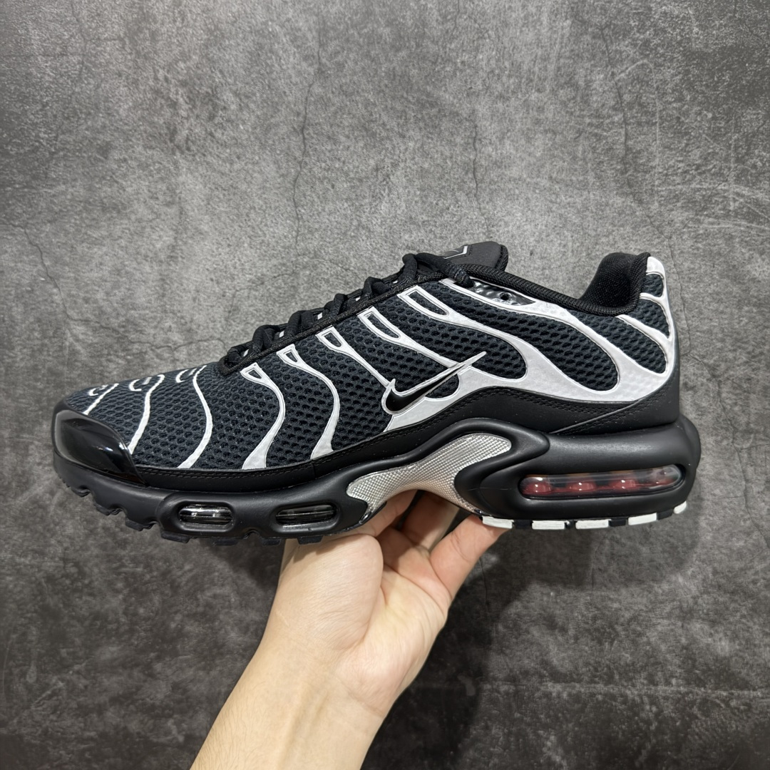 图片[2]-【Max纯原版】Nike Air Max Plus TN气垫系列跑鞋 全新一比一高端版本 真正的市场T1品质 更多配色陆续出货 真正的用心研发 一点一点抠出来的 品质 品控细节 随便闭眼对比市场任何版本 全套原纸板楦头开发 完美呈现版型 工艺流程均与原鞋保持一致 Turned Air 中底缓震技术 鞋面弧度与大底弧度一致 鞋头正确TPU材质 鞋面高频TPU材质1.0厚度 原鞋一致层次感 超越公司货的品控标准 多道QC质检 货号：HQ3029-001 尺码：36 36.5 37.5 38 38.5 39 40 40.5 41 42 42.5 43 44 44.5 45 46-选品中心
