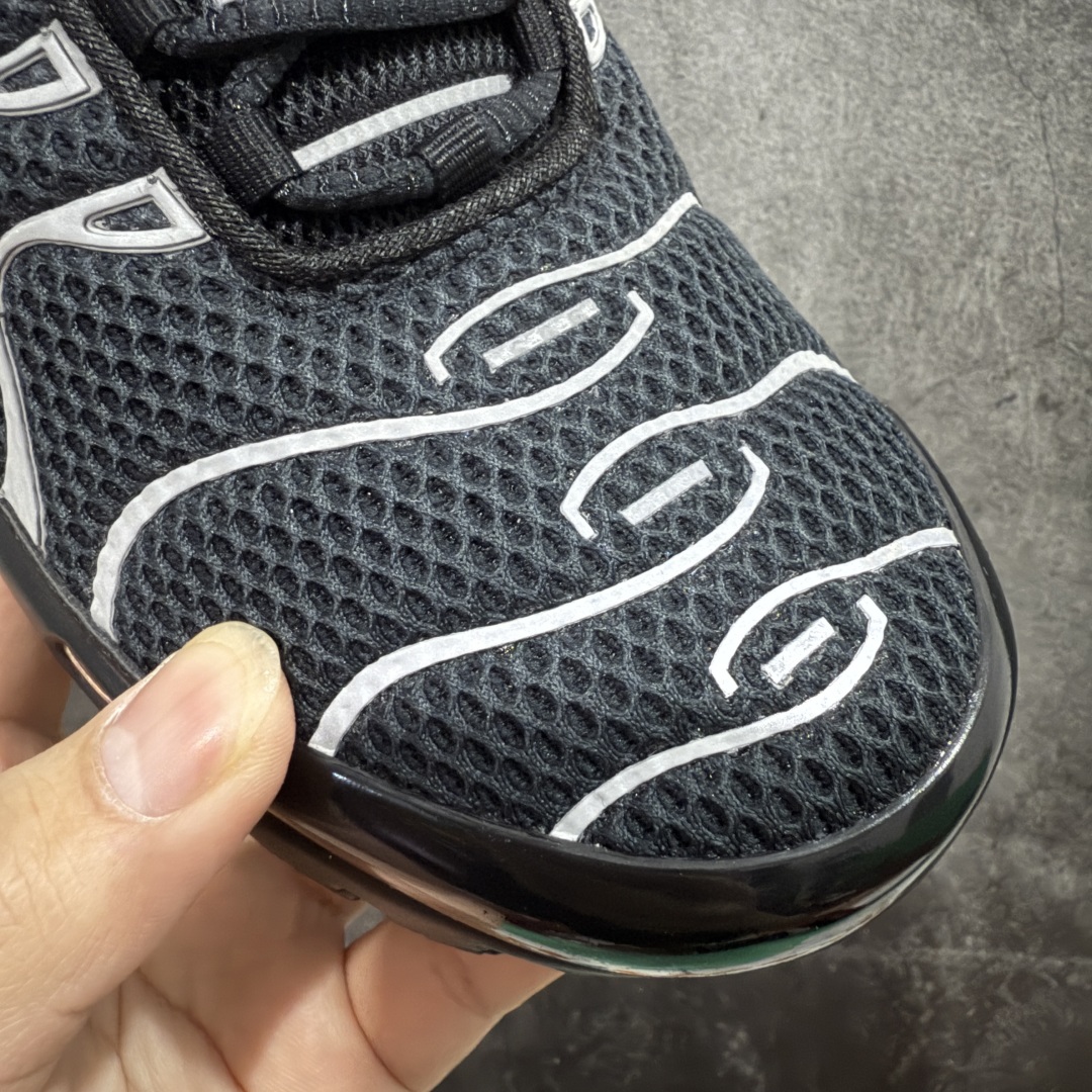 图片[5]-【Max纯原版】Nike Air Max Plus TN气垫系列跑鞋 全新一比一高端版本 真正的市场T1品质 更多配色陆续出货 真正的用心研发 一点一点抠出来的 品质 品控细节 随便闭眼对比市场任何版本 全套原纸板楦头开发 完美呈现版型 工艺流程均与原鞋保持一致 Turned Air 中底缓震技术 鞋面弧度与大底弧度一致 鞋头正确TPU材质 鞋面高频TPU材质1.0厚度 原鞋一致层次感 超越公司货的品控标准 多道QC质检 货号：HQ3029-001 尺码：36 36.5 37.5 38 38.5 39 40 40.5 41 42 42.5 43 44 44.5 45 46-选品中心