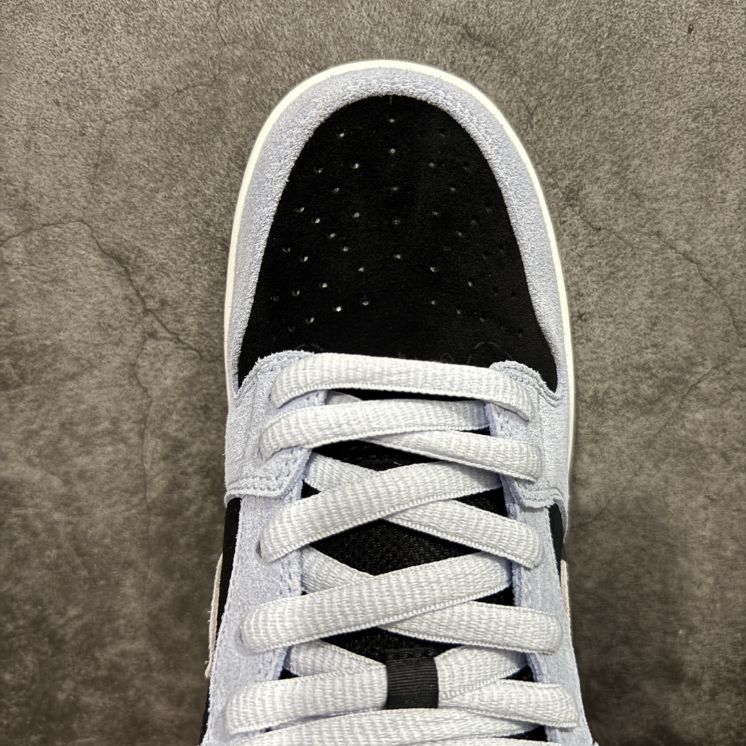 图片[5]-【免修ST版本】Nike Dunk SB Low Pro \”Aluminum Black\” 耐克 SB 低帮 蓝黑 男女同款 防滑耐磨低邦板鞋 鞋身整体以黑色麂皮打造，搭配蓝色麂皮框架覆盖层，通过深浅对比营造出立体的视觉层次感；鞋身两侧Swoosh Logos采用白色点缀，低调又不失个性；鞋舌上Nike Swoosh Logo也辅以白色呈现，强化了品牌辨识度，最后以米白色中底搭配蓝色橡胶外底完善z整体设计收尾。 货号：HF3063-400 尺码：36 36.5 37.5 38 38.5 39 40 40.5 41 42 42.5 43 44 44.5 45 46-选品中心